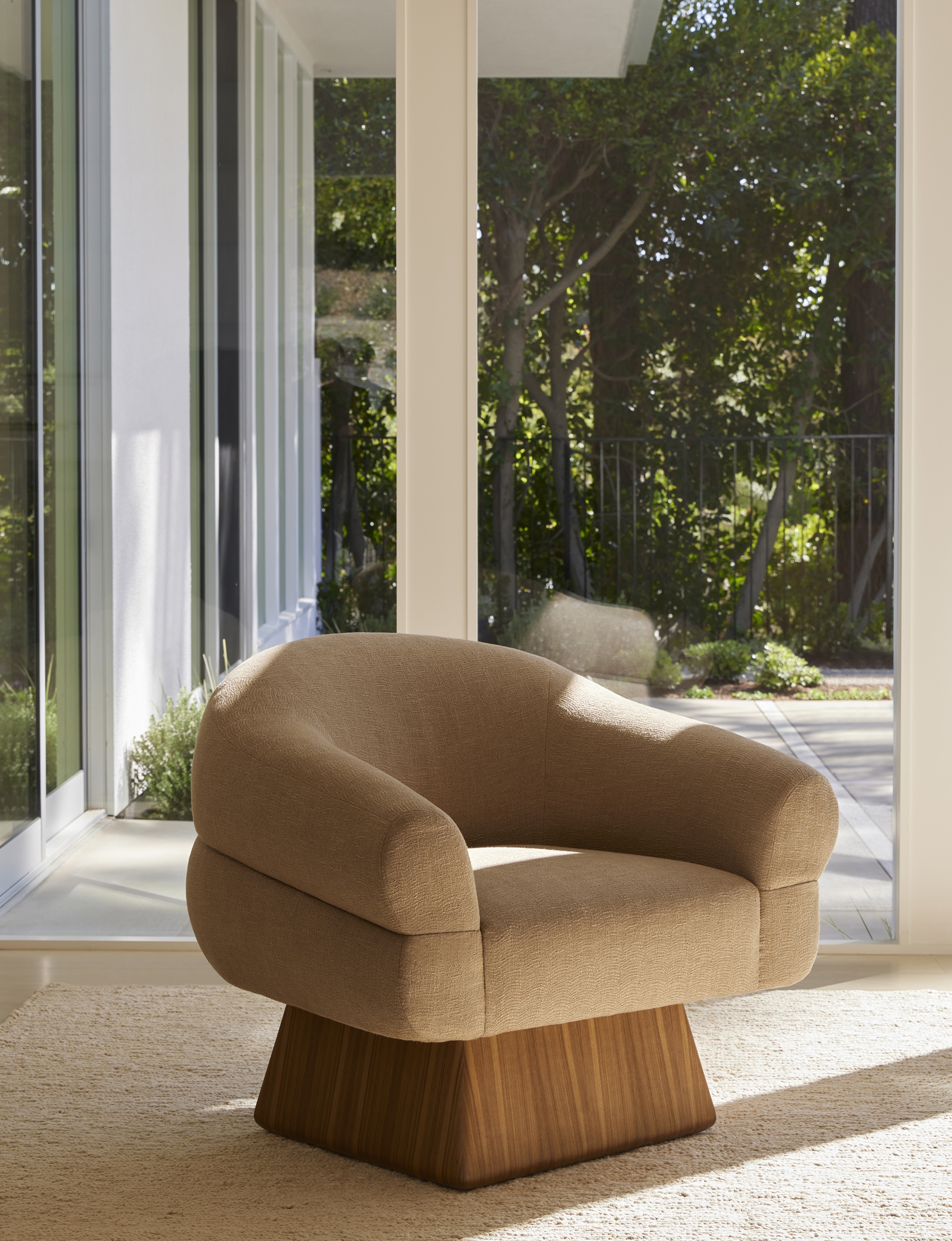 de-sousa-hughes-natasha-baradaran-aura-collection