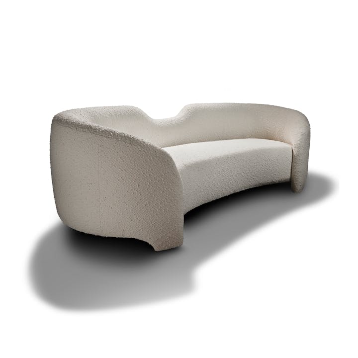 de sousa hughes kimberly denman embrasse sofa