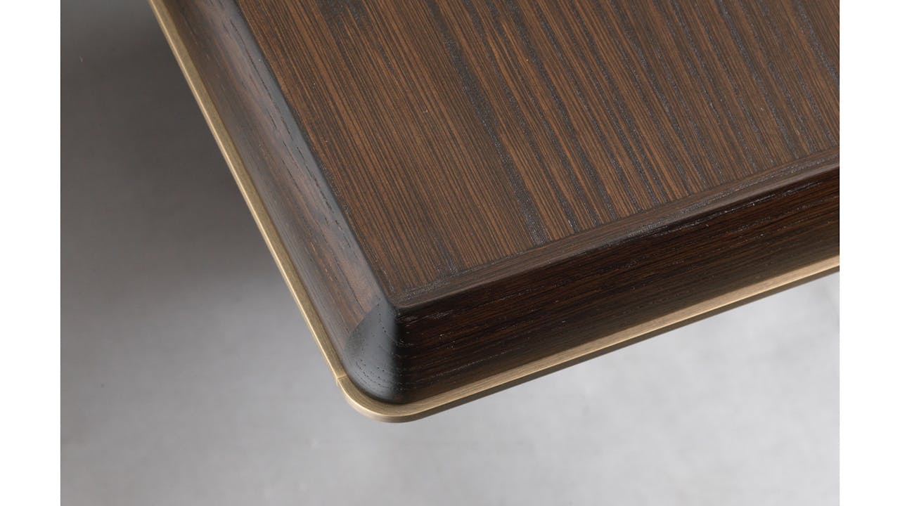 de sousa hughes Altura Prysm Dining Table corner detail 4