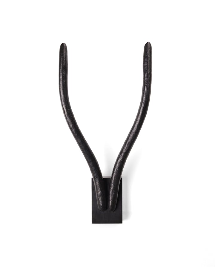 de sousa hughes liaigre Don Sconce front