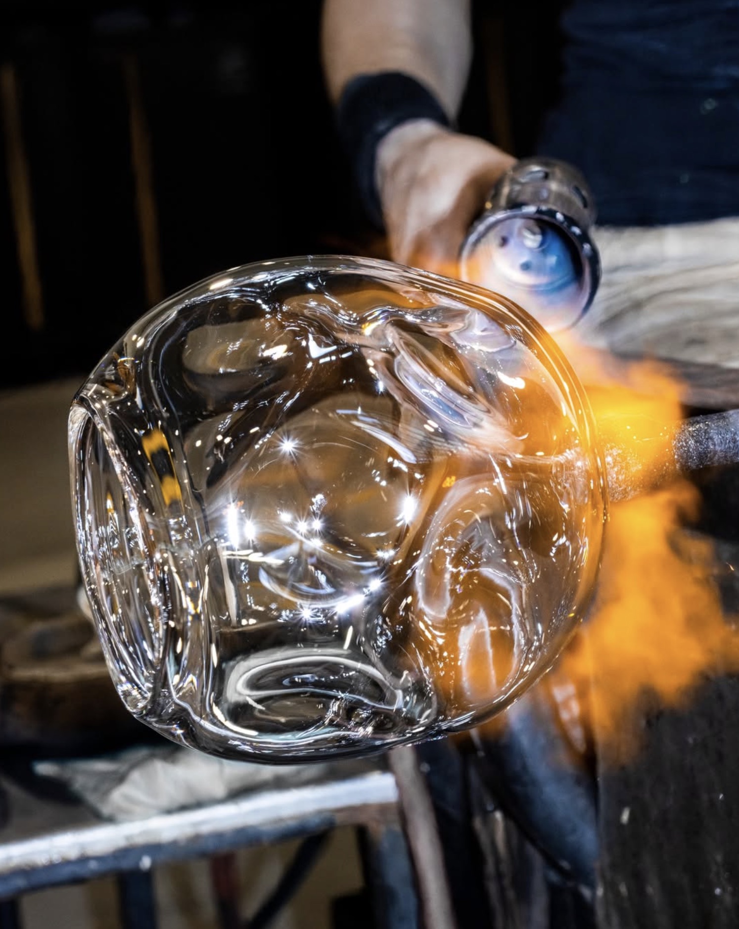 de-sousa-hughes-san-francisco-showroom-John-Pomp-Glass-Blowing