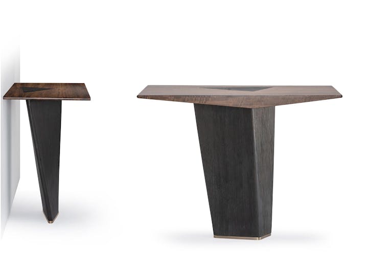 de sousa hughes quintus Tepui Console straight front view