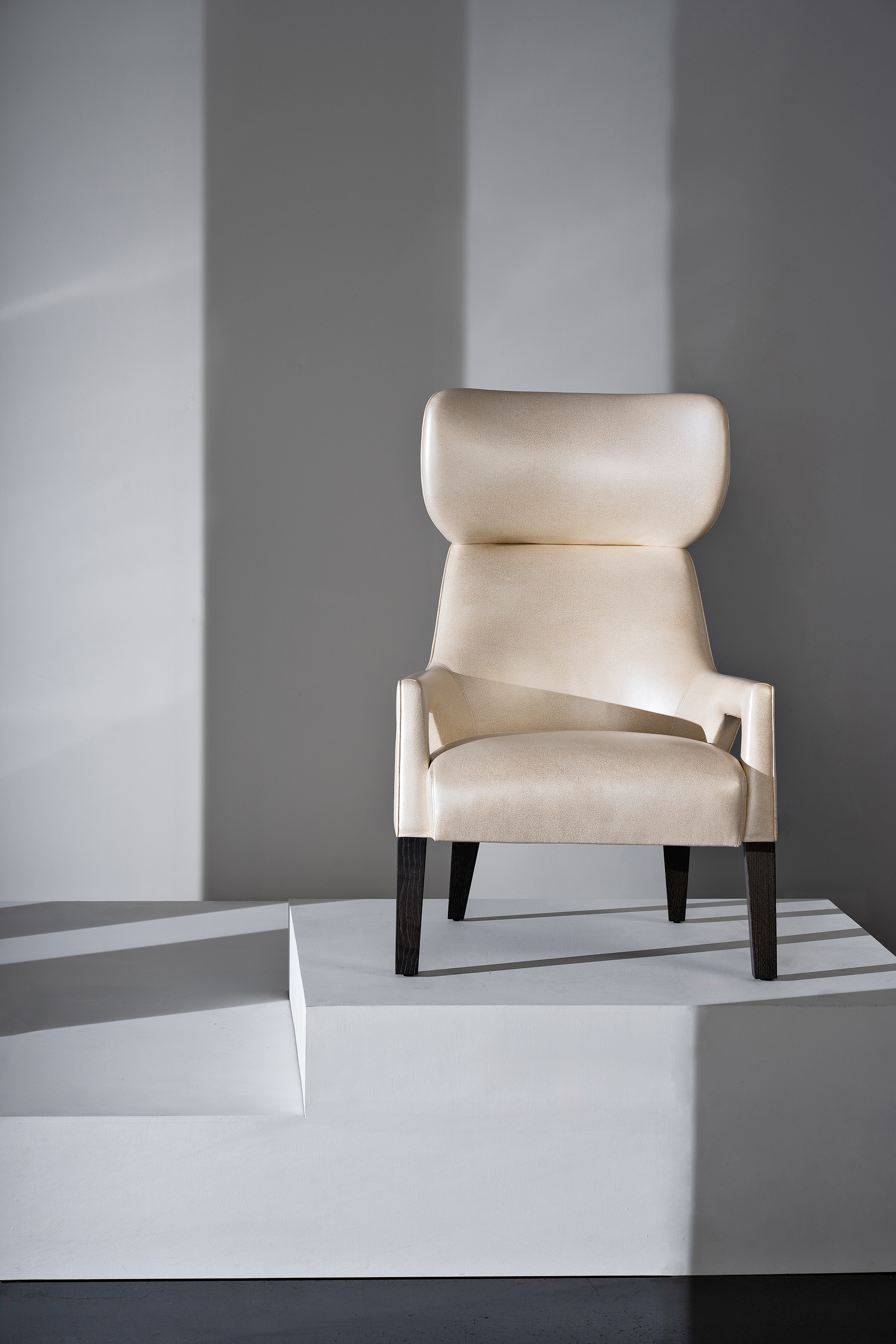 de sousa hughes quintus Zulia Set Straight FrontView