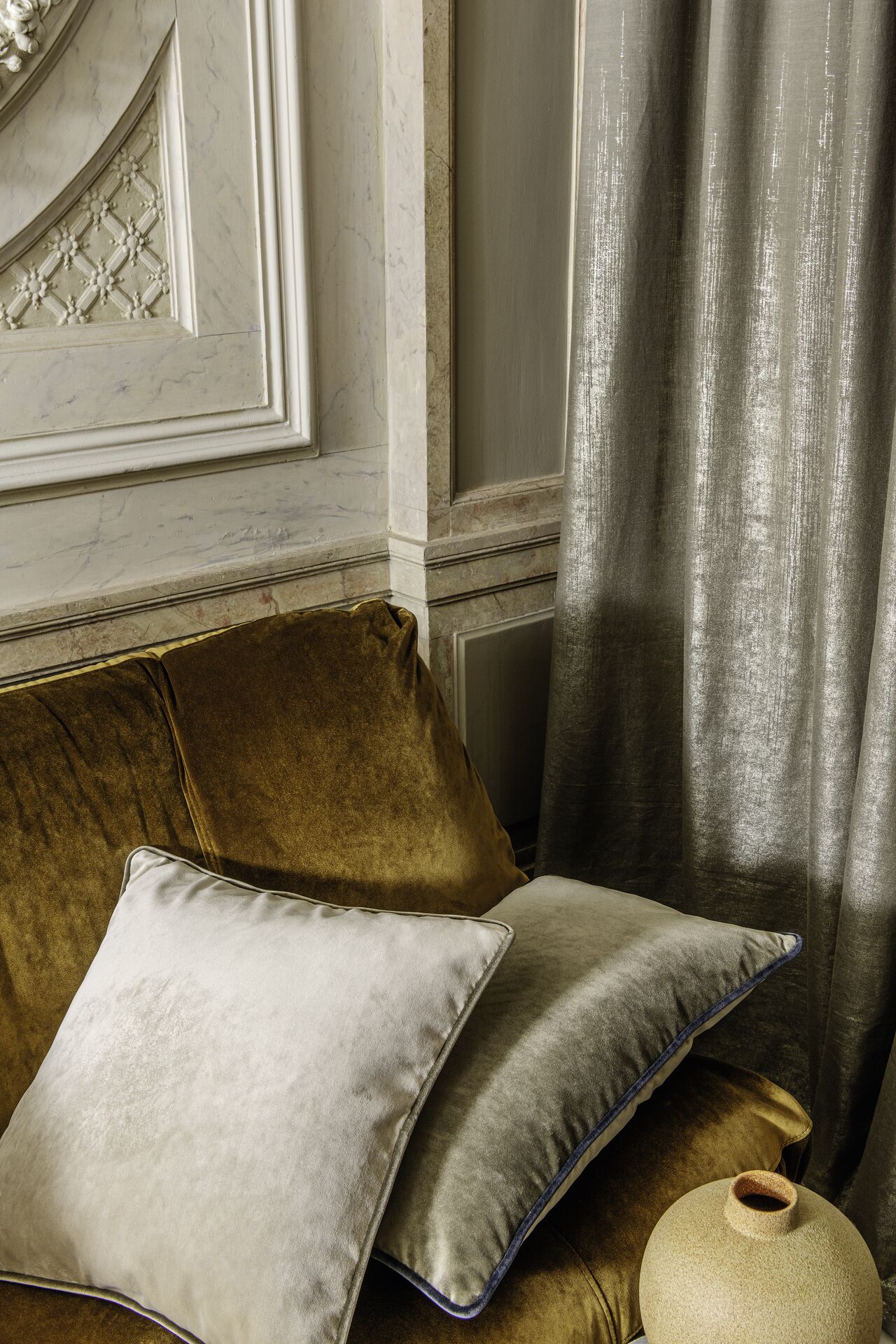 de sousa hughes carlucci CA H25 City Velvet BE 1288 D