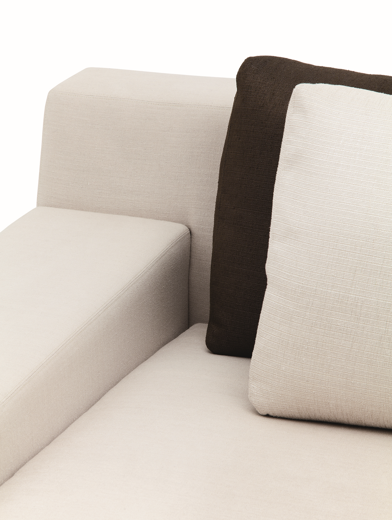de sousa hughes liaigre AUGUSTIN sofa detail