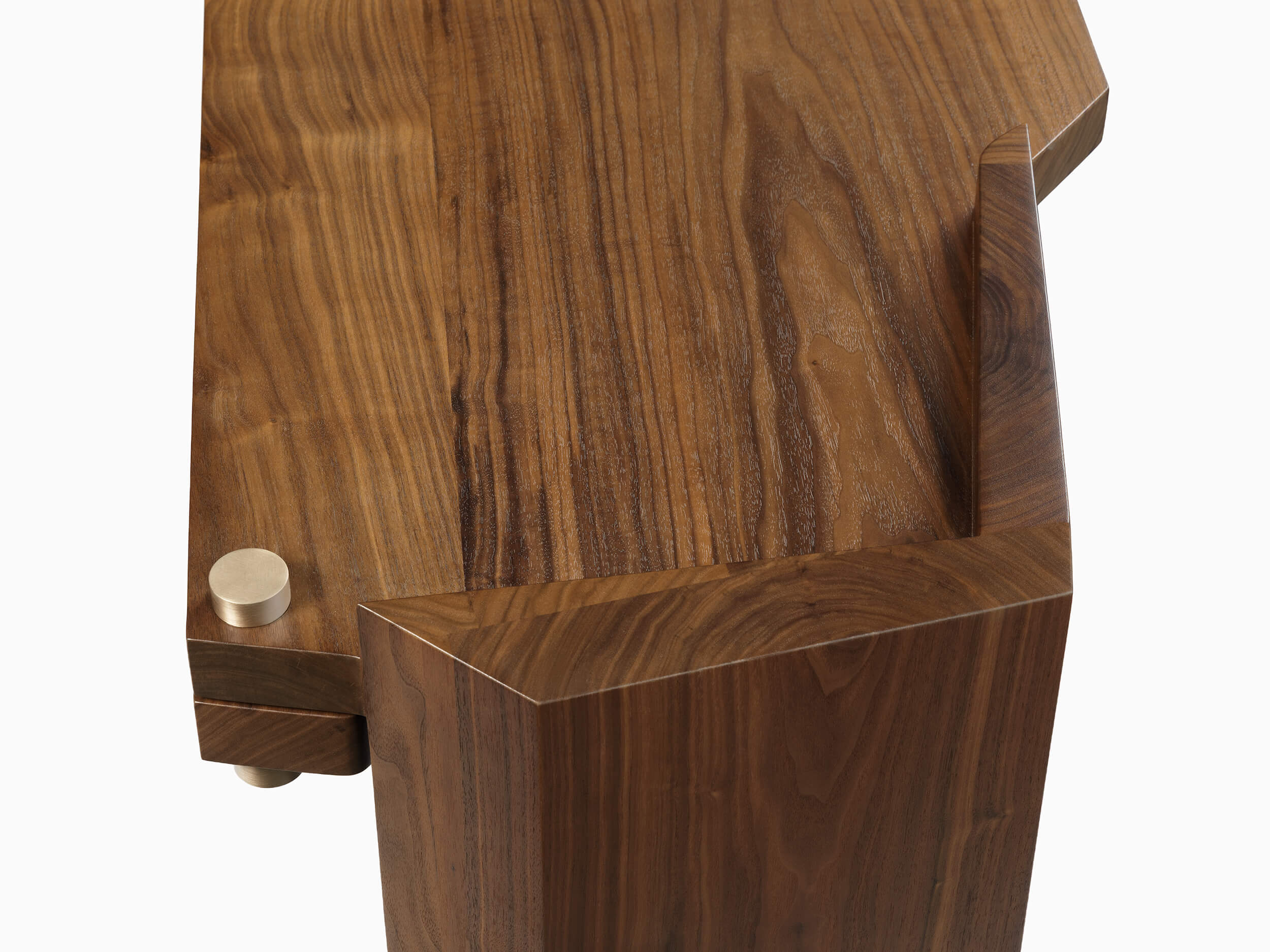 de sousa hughes caste ahles desk corner detail