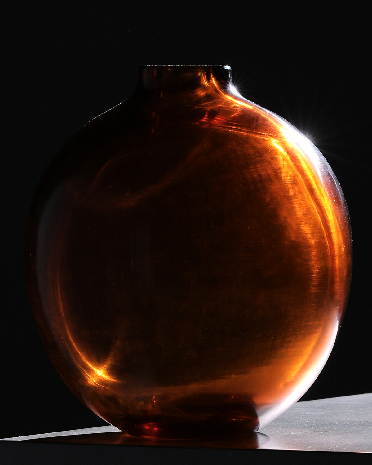 de sousa hughes alexander lamont droplet vase amber dark