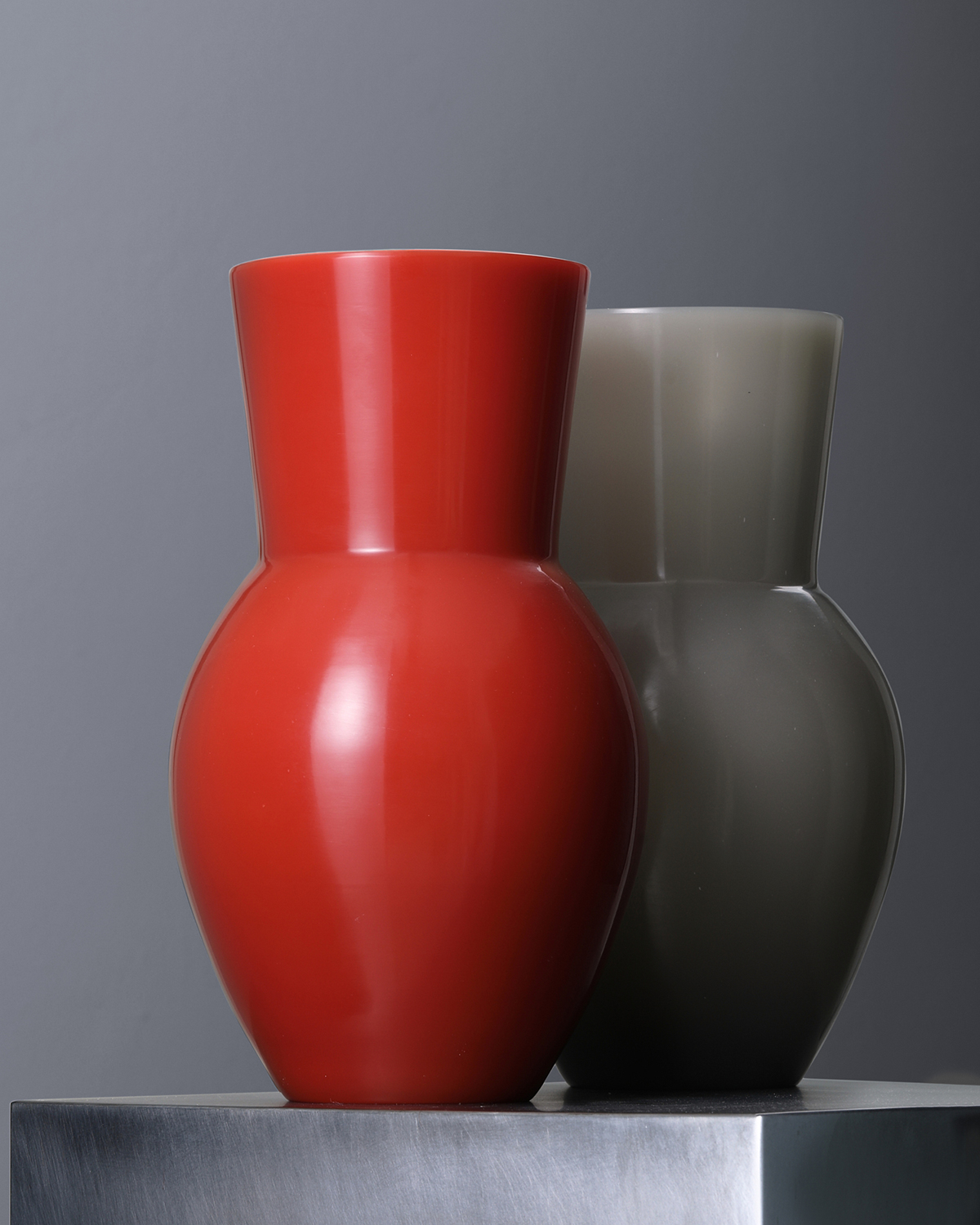 de sousa hughes alexander lamont amphora vase coral red grey pair
