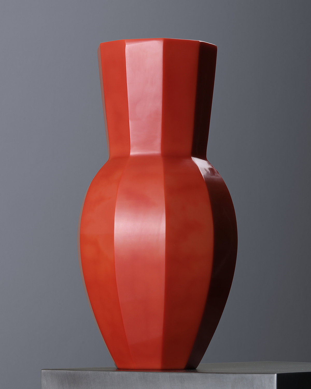 de sousa hughes alexander lamont amphora facet vase coral red front
