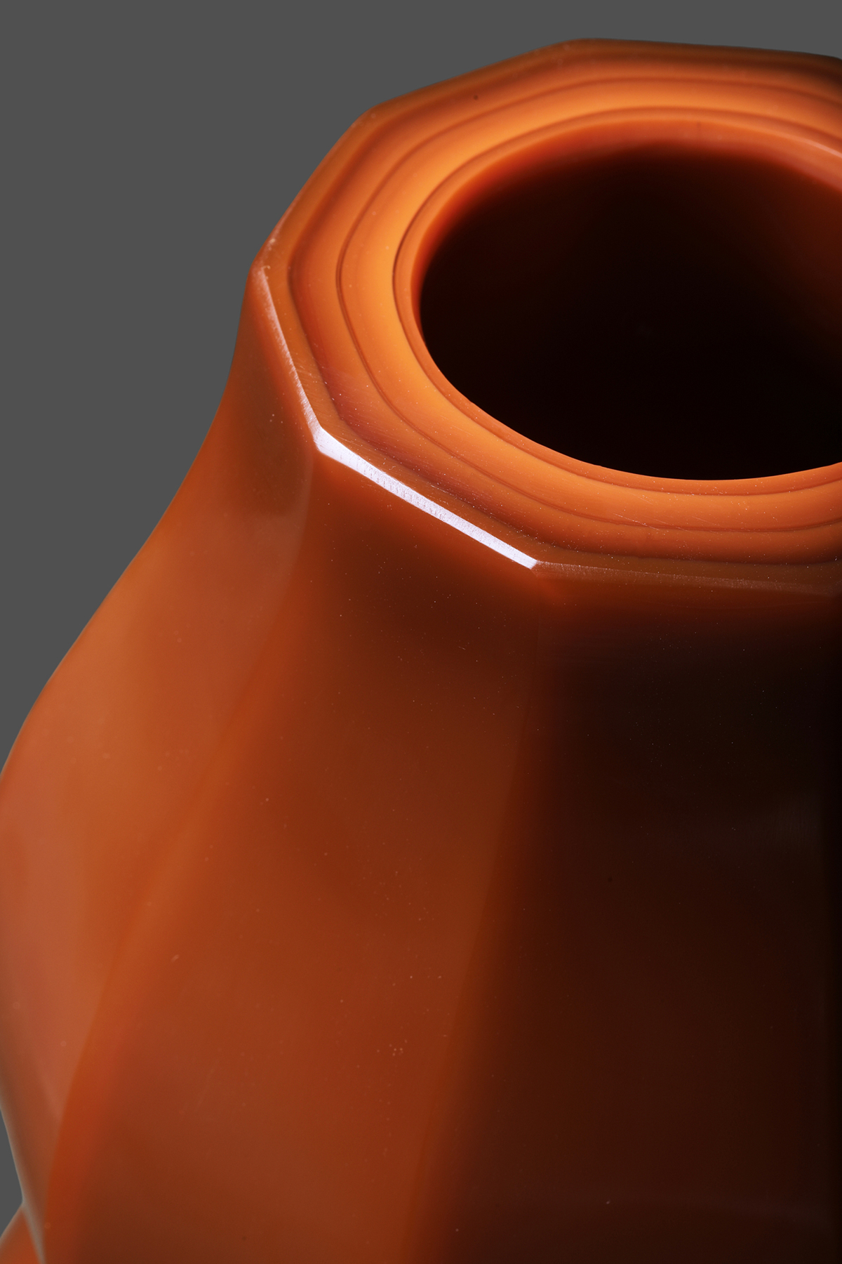 de sousa hughes alexander lamont fortune facet vase burnt orange top detail