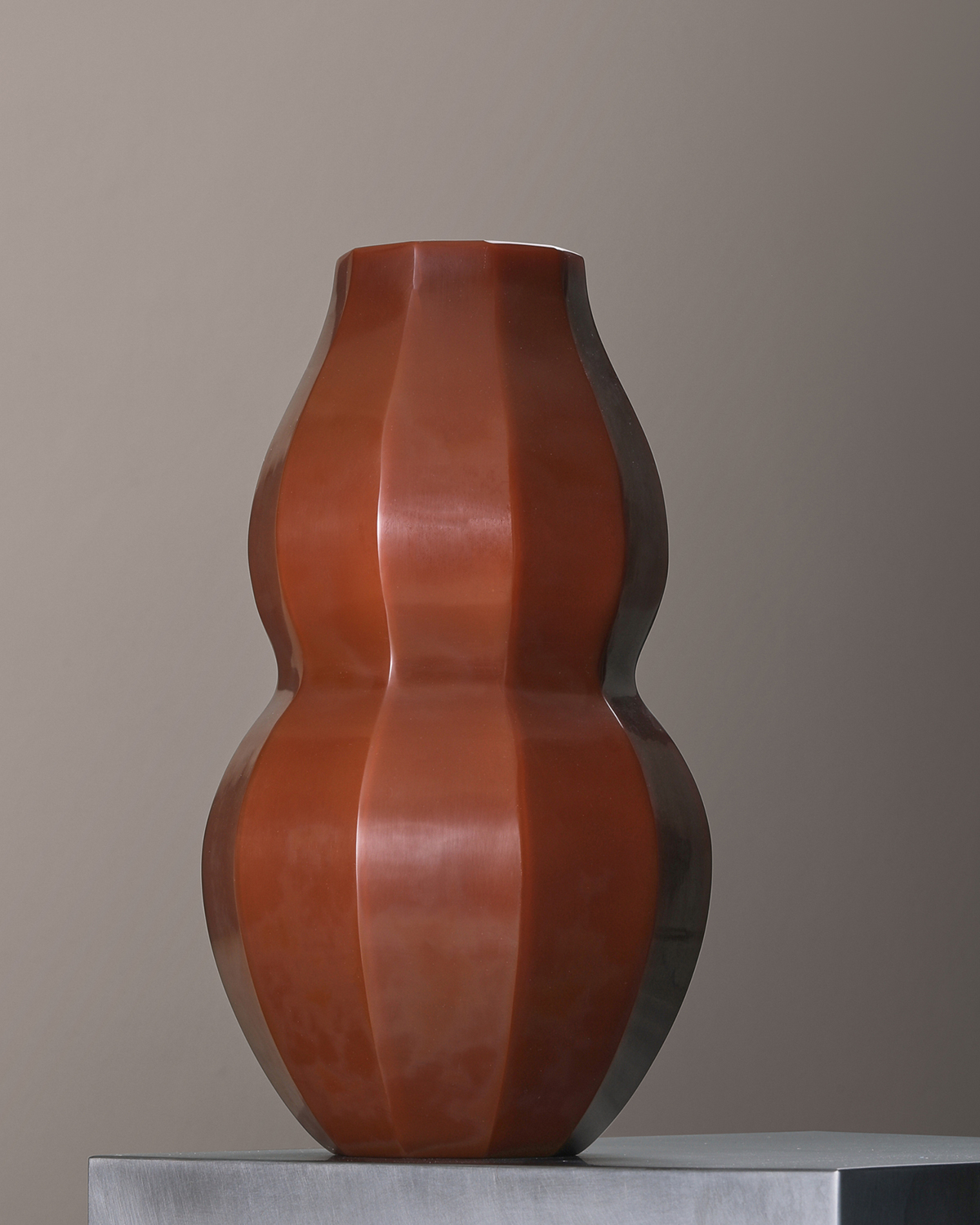 de sousa hughes alexander lamont fortune facet vase burnt orange front