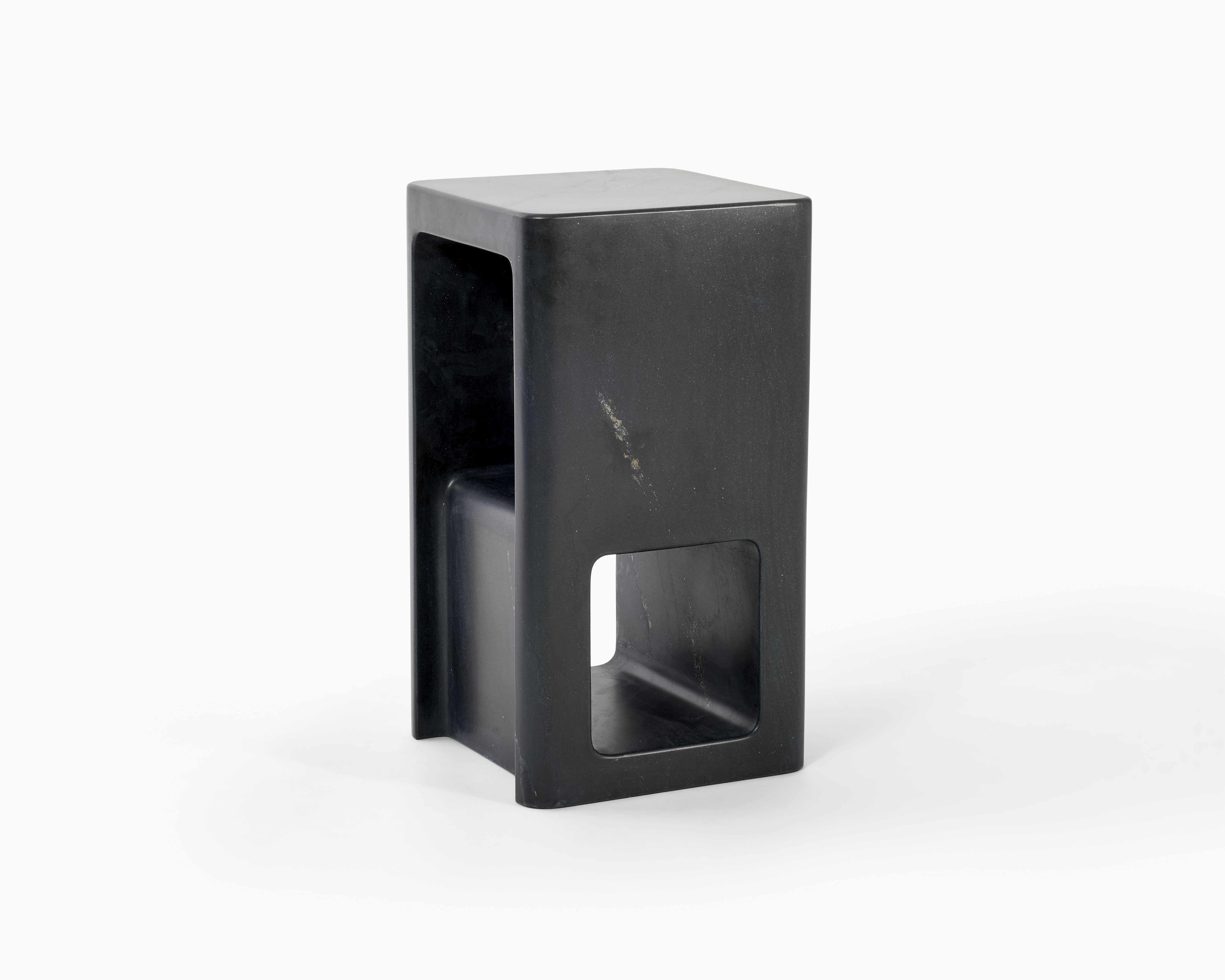 de sousa hughes link outdoor waterfall side table cosmic black 1