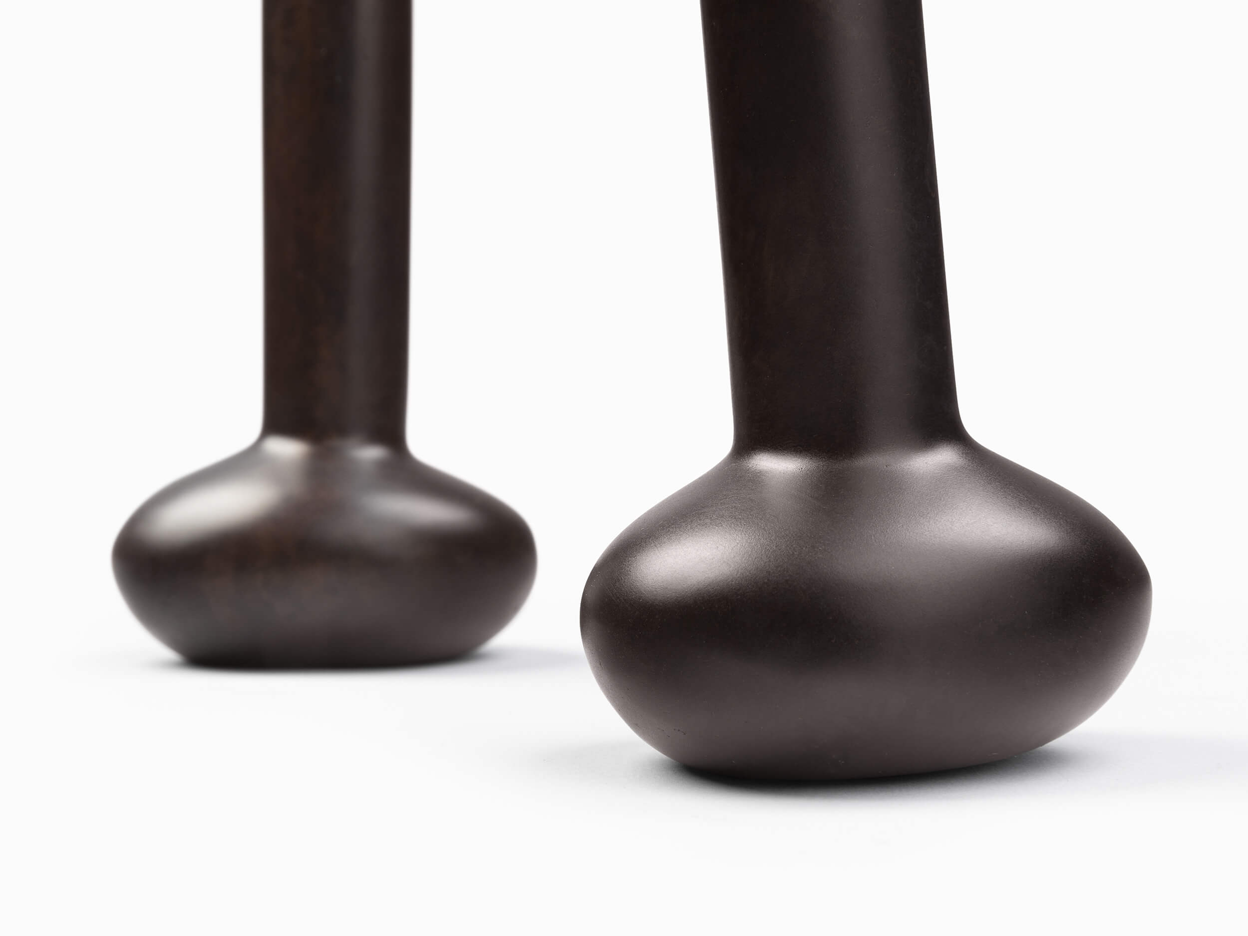 de sousa hughes caste rennic drink table clay finish foot detail