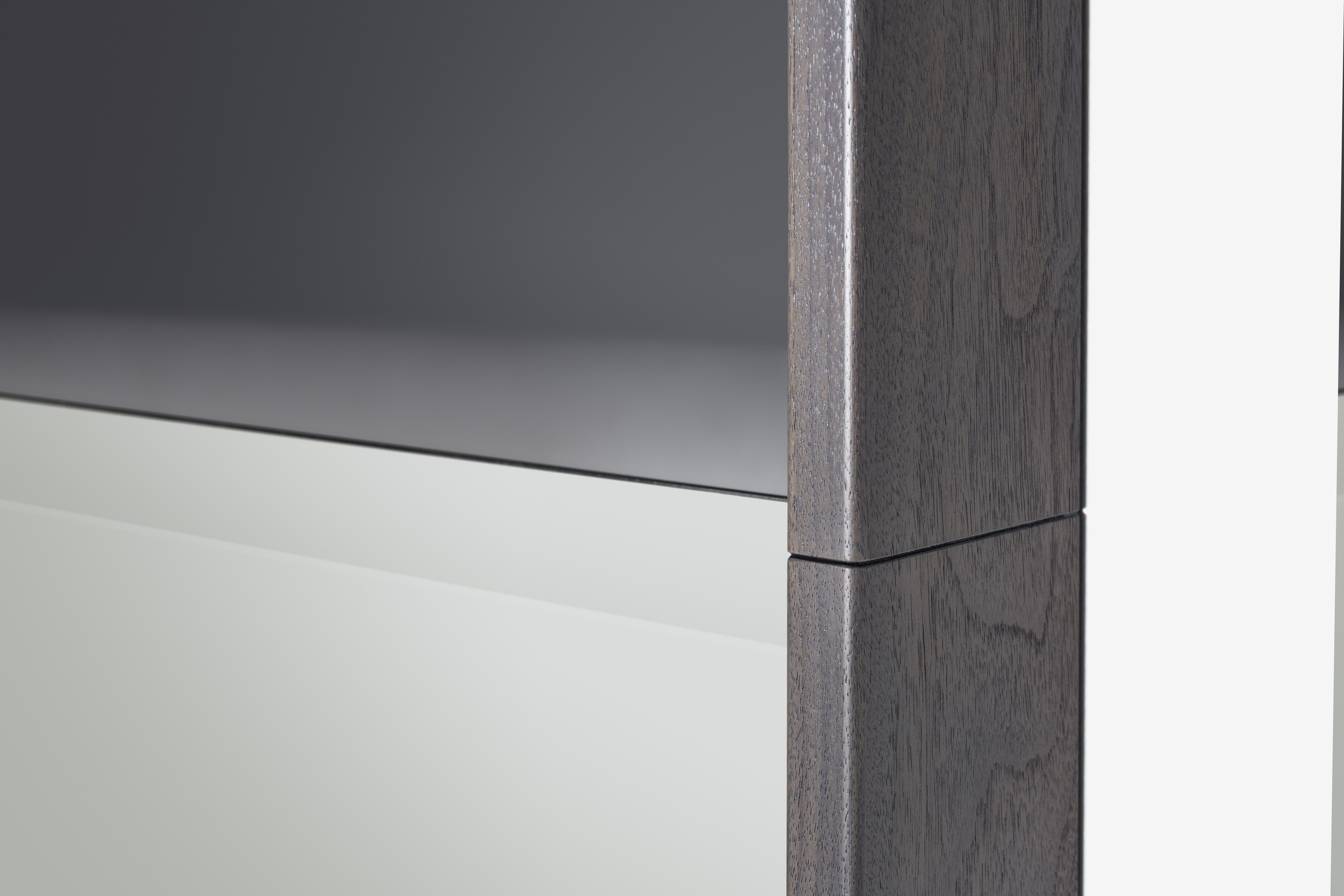 de sousa hughes mattaliano Horizon Mirror side detail