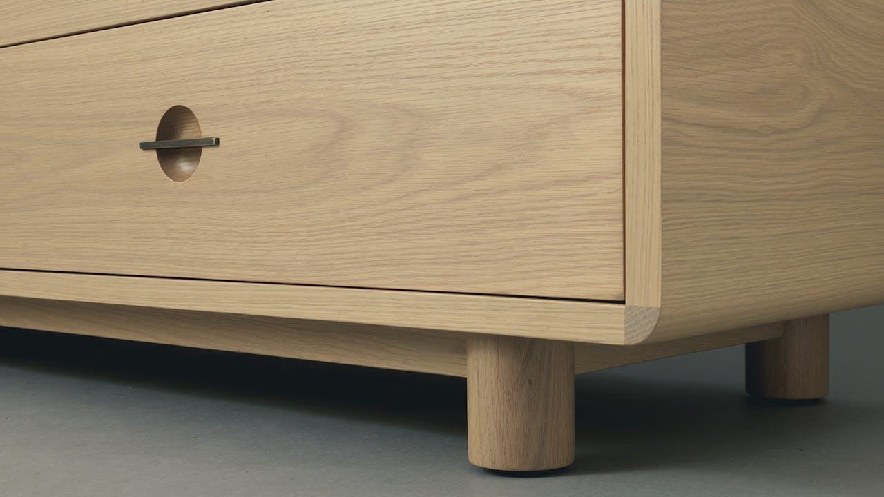 de sousa hughes napa 72 dresser 6 drawer corner detail
