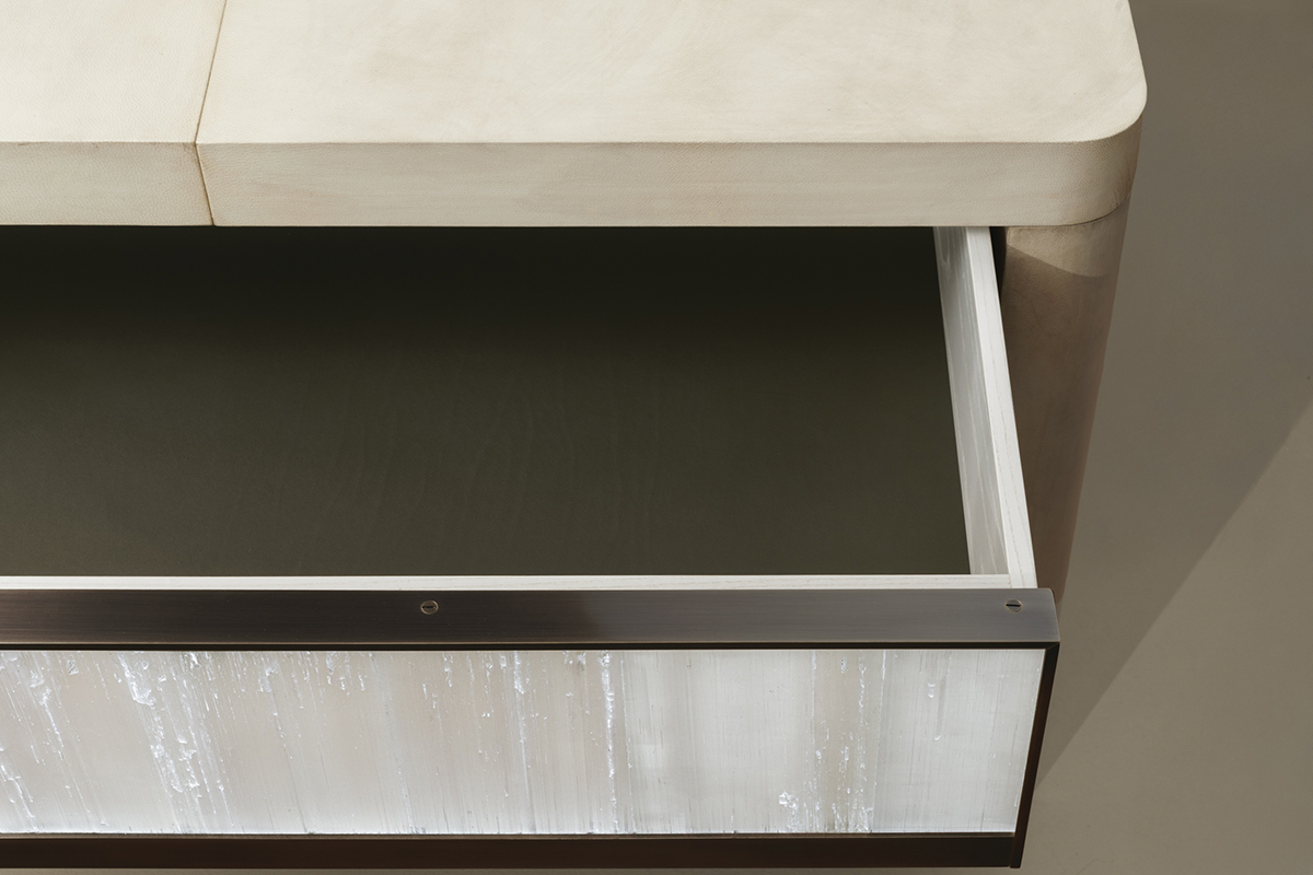 de sousa hughes alexander lamont divan nightstand open 2