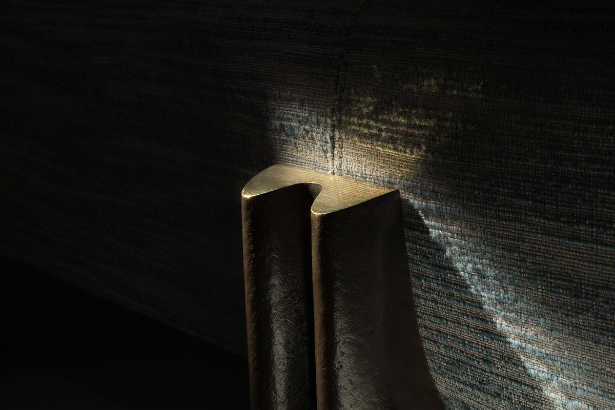 de sousa hughes alexander lamont ondas bench metal detail