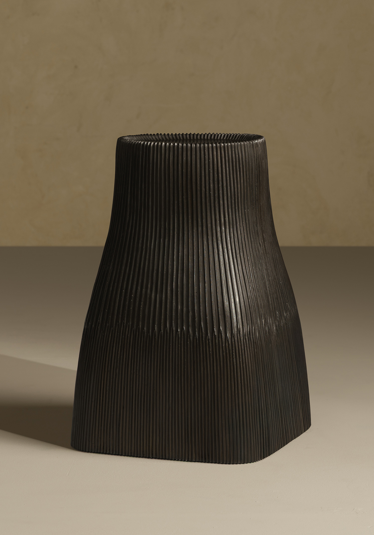 de sousa hughes alexander lamont trunk pedestal side table front