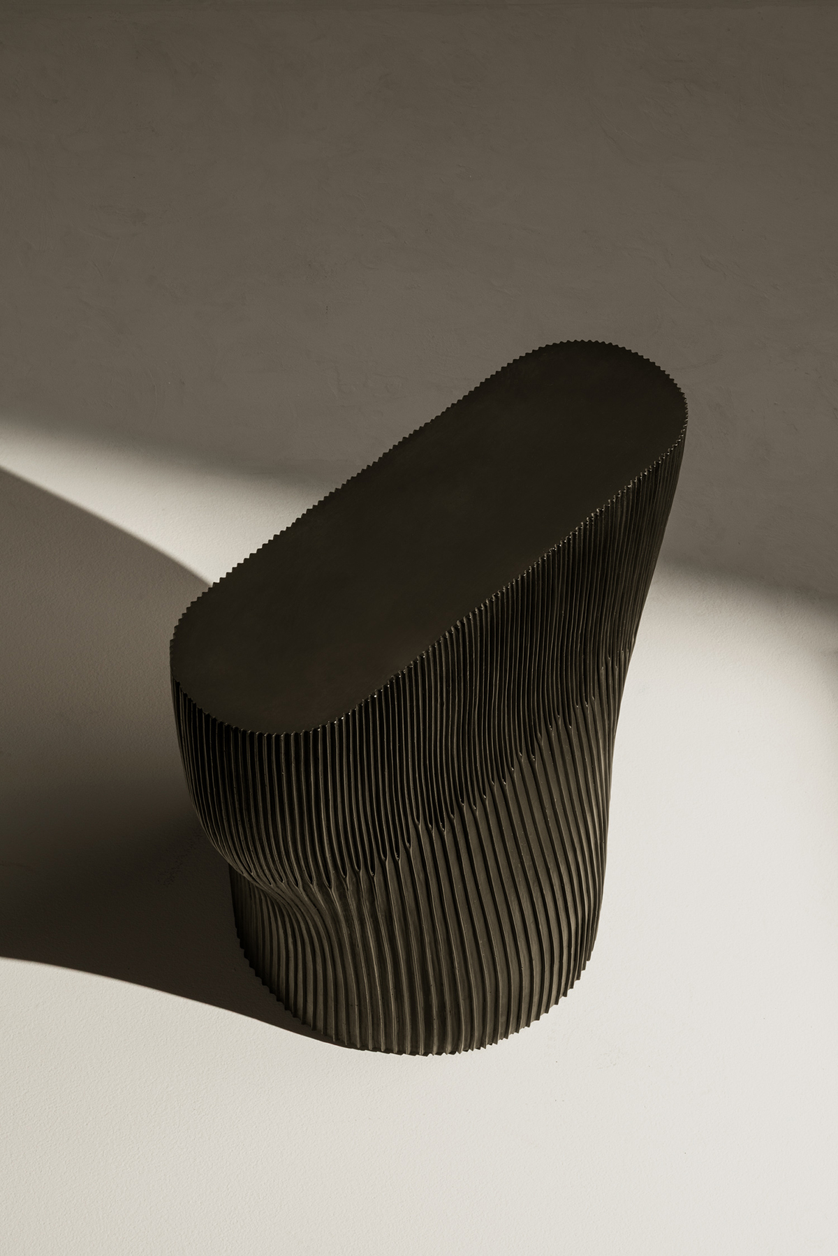 de sousa hughes alexander lamont bough pedestal side table top angle