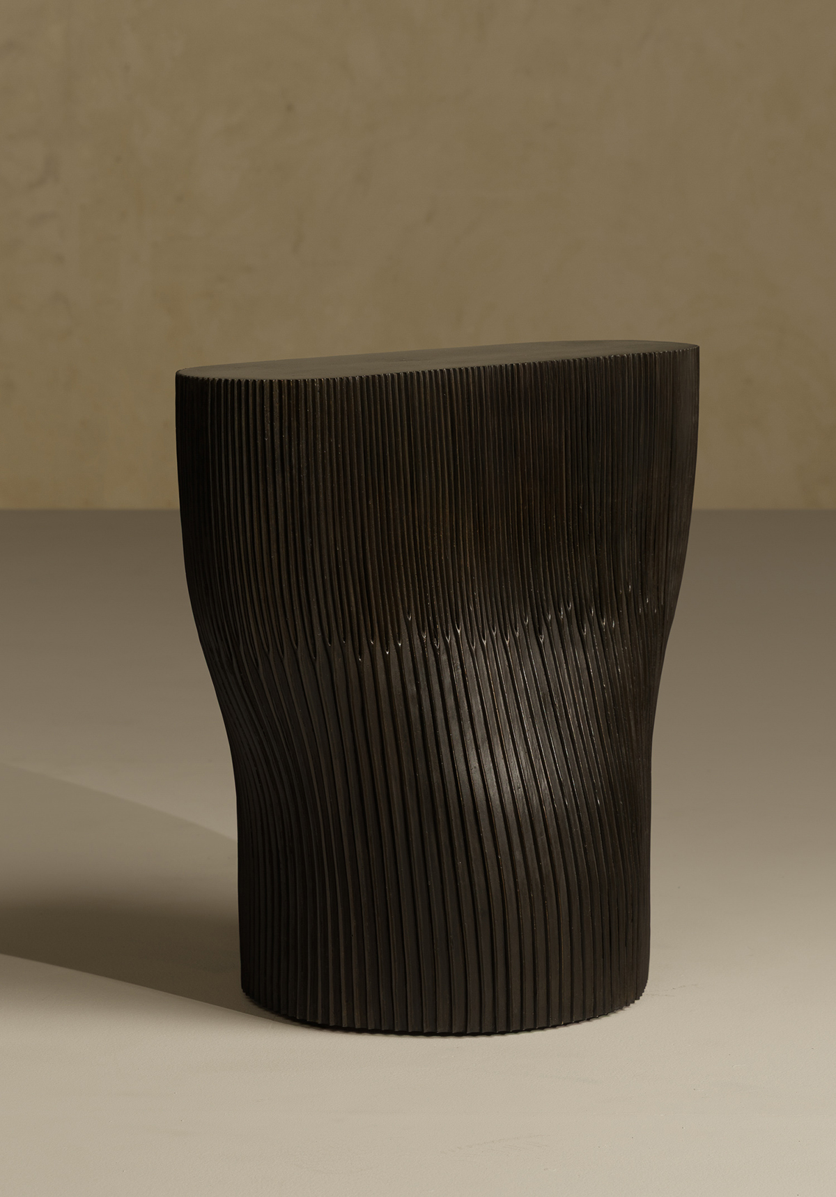 de sousa hughes alexander lamont bough pedestal side table angle