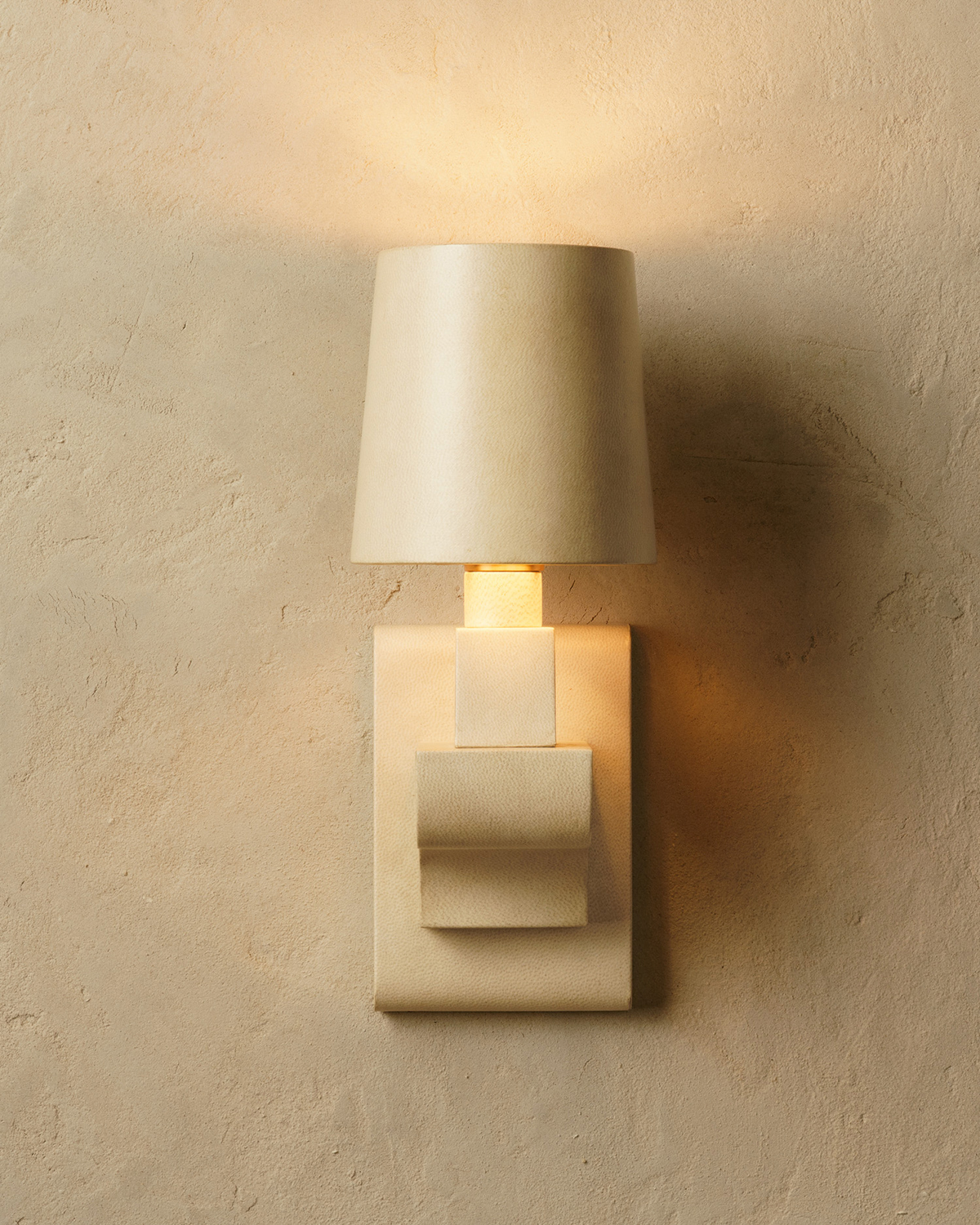 de sousa hughes alexander lamont faros sconce front