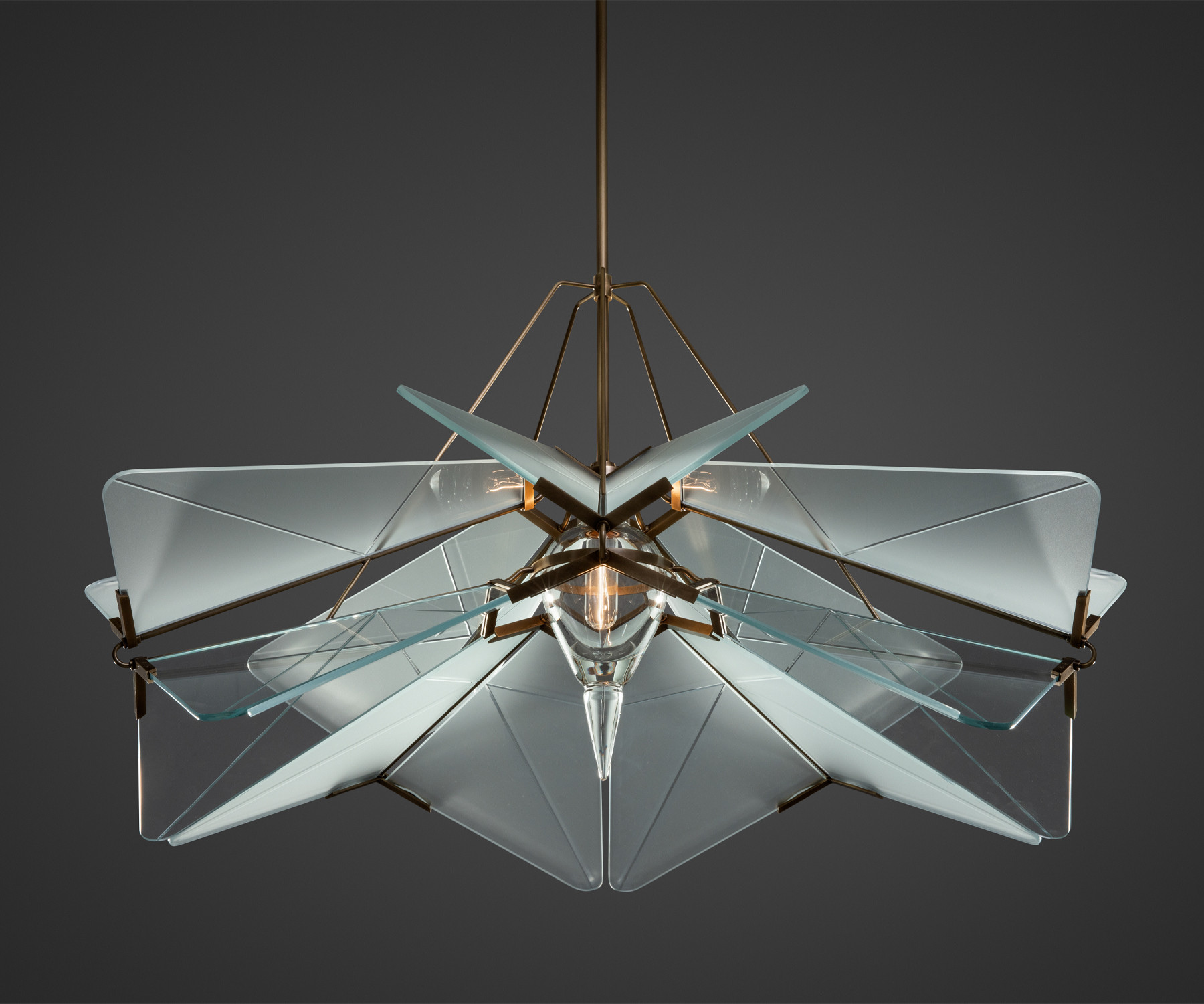 1xvIZEnjcCt de sousa hughes alison berger full bloom pendant dark background