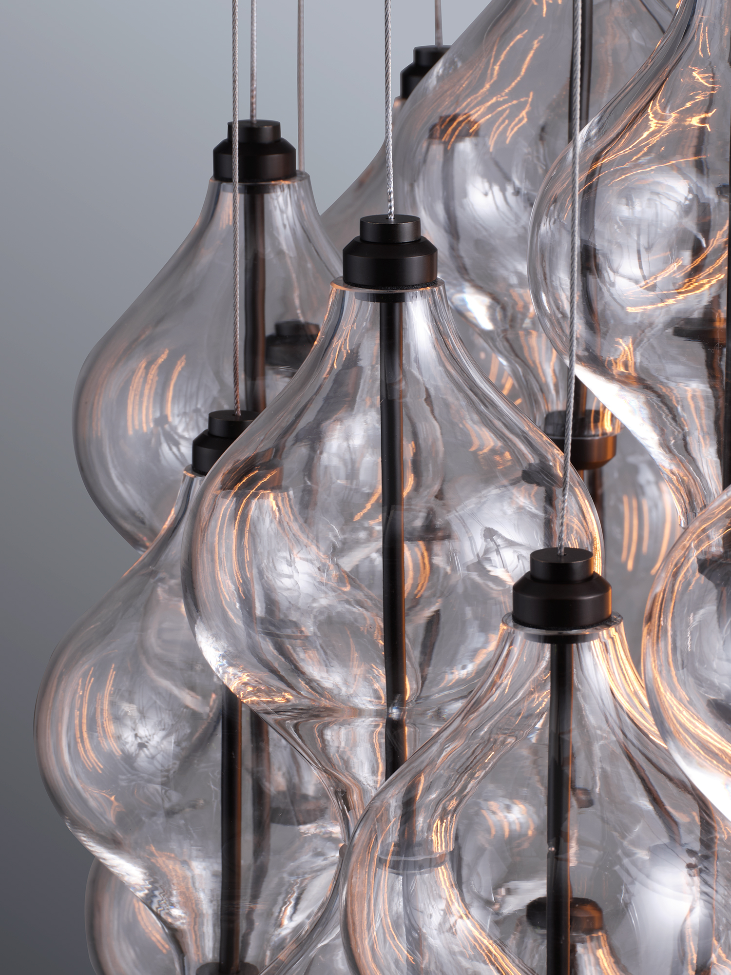 de sousa hughes Jonathan Browning Le Petit Jacquemart Circular Chandelier detail