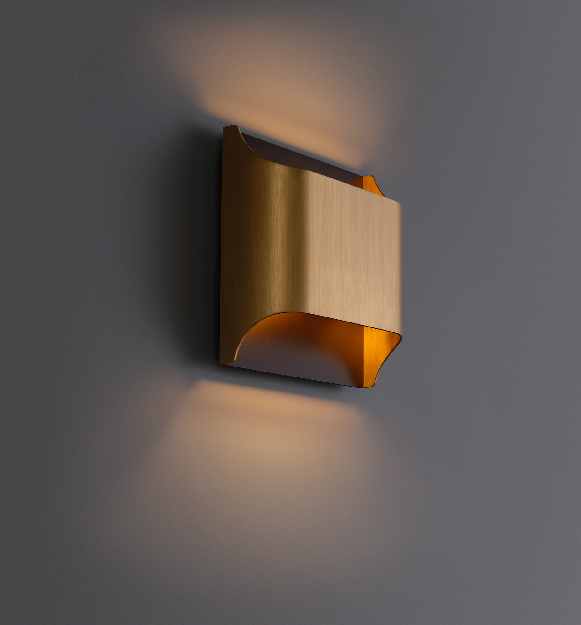 de sousa hughes Jonathan Browning Le Petit Leclerc Sconce