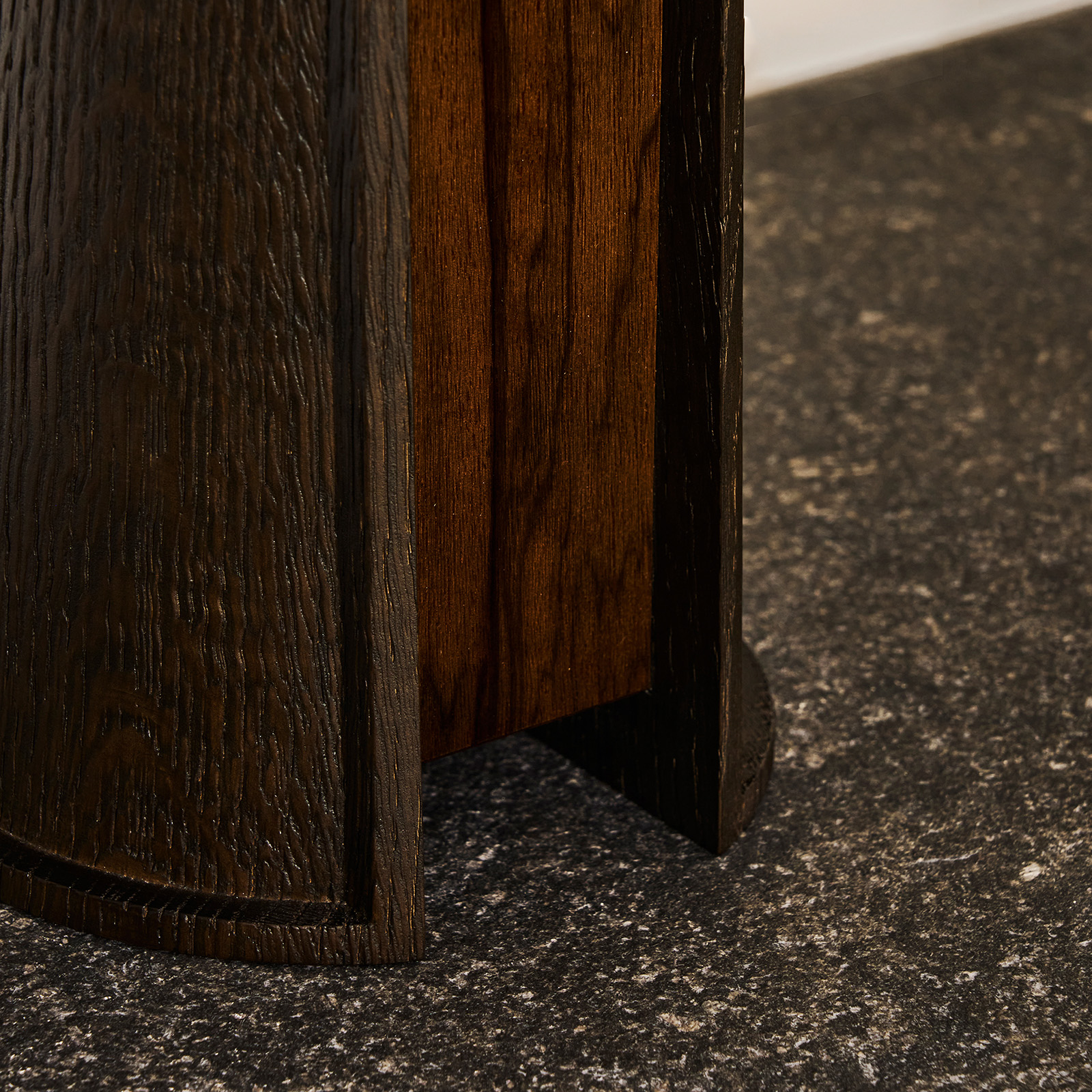 de sousa hughes liaigre oedo table lamp detail