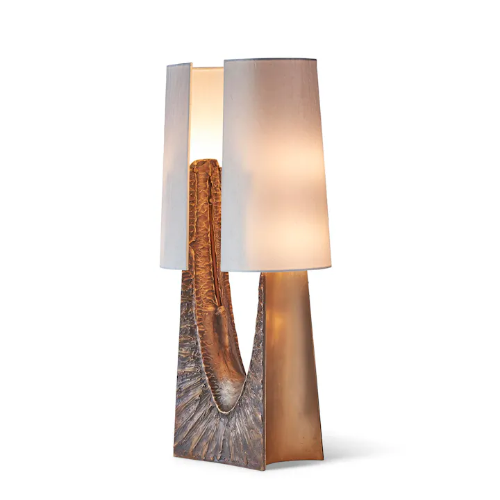 ZyZ1ZCF7ETOfQ de sousa hughes Tuell Reynolds Elytron Table Lamp medium bronze angle