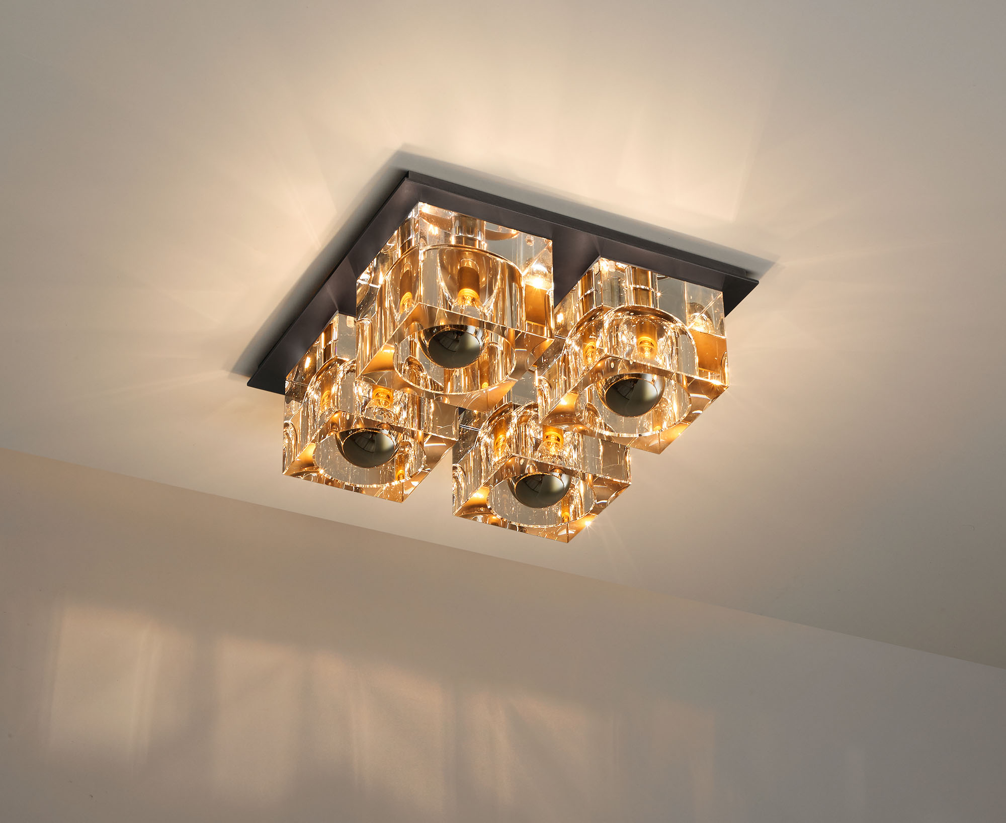 de sousa hughes Jonathan Browning Glacon 4 Light low angle