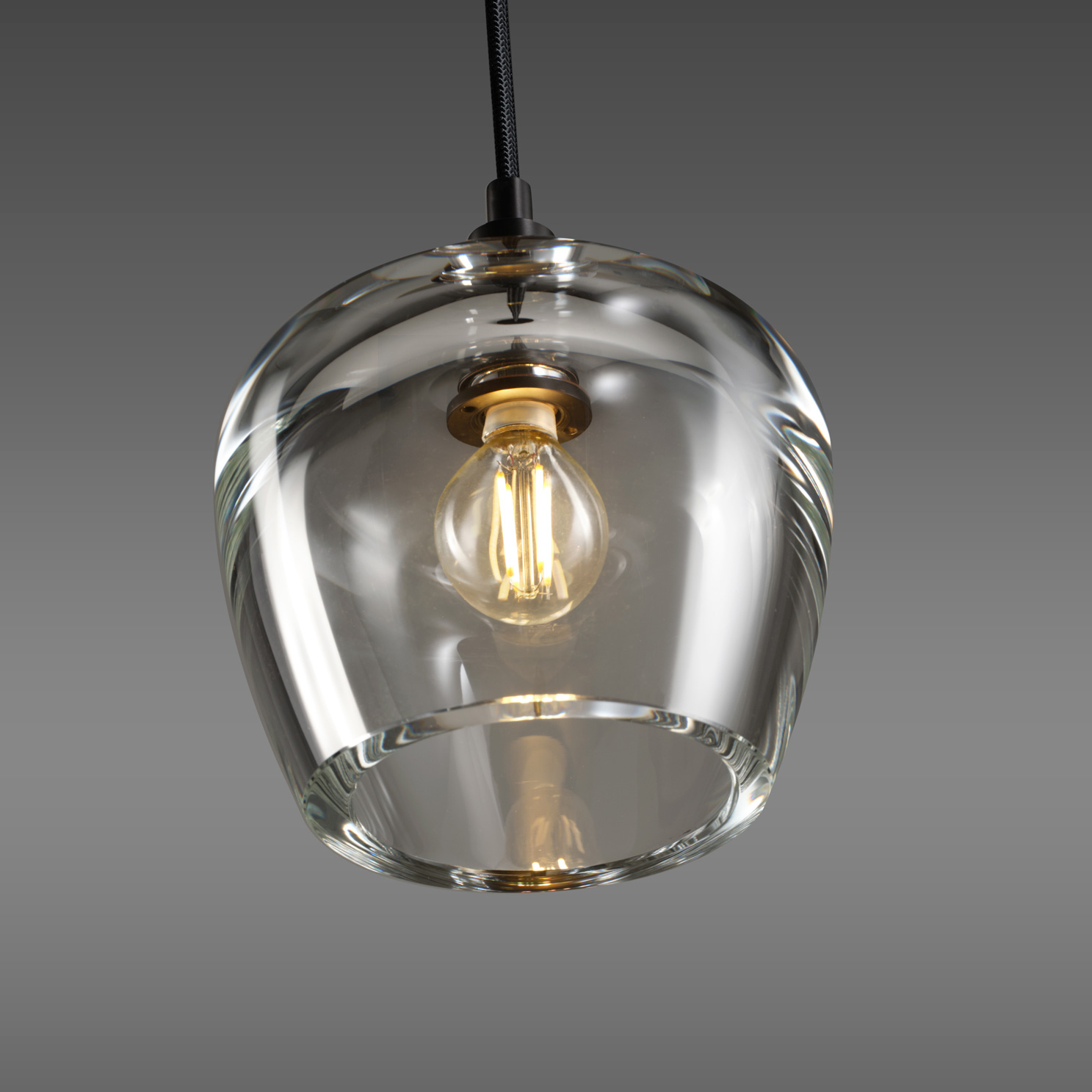 de sousa hughes jonathan browning Vallayer Pendant detail