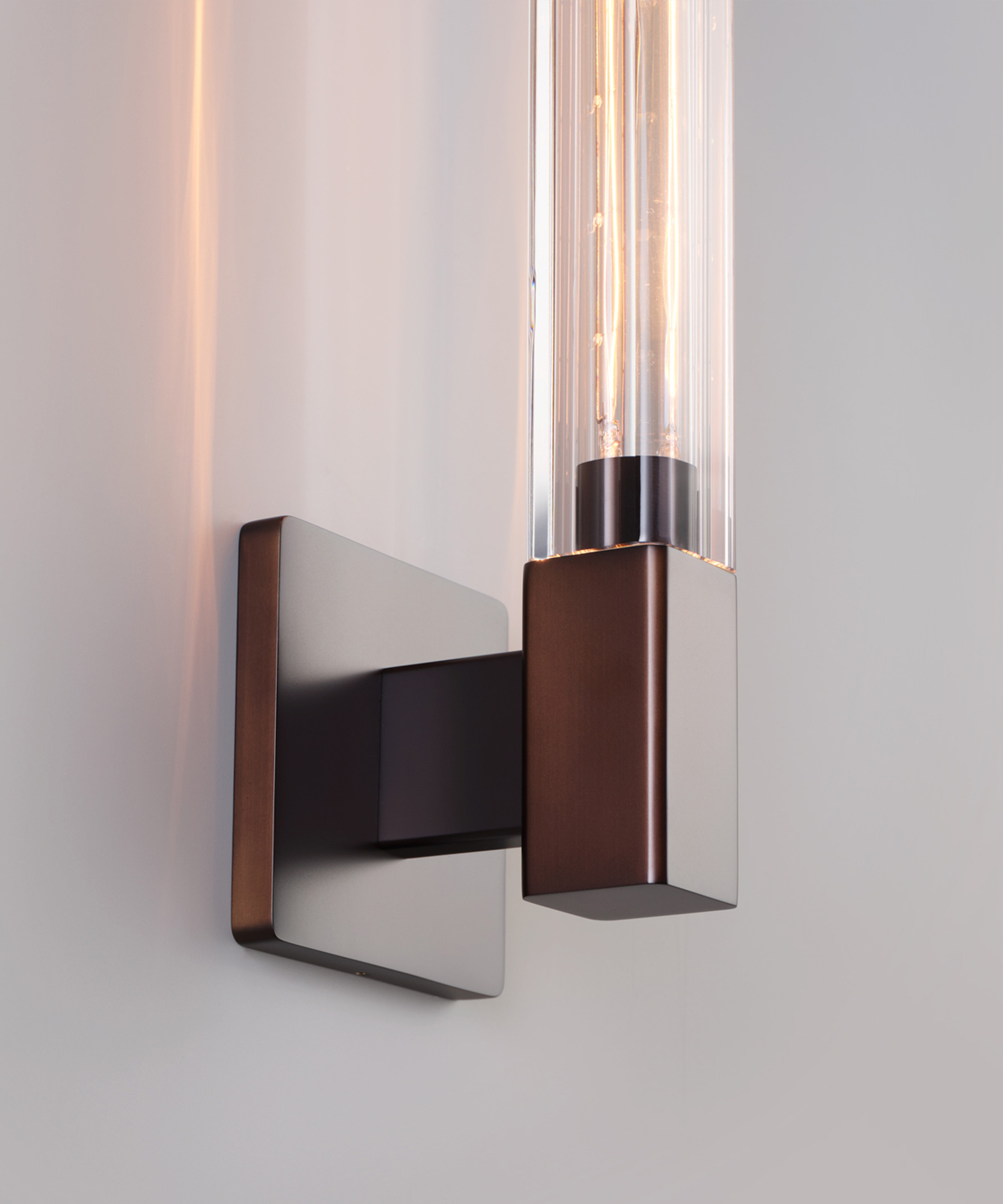 de sousa hughes Jonathan Browning Vestris Sconce low angle