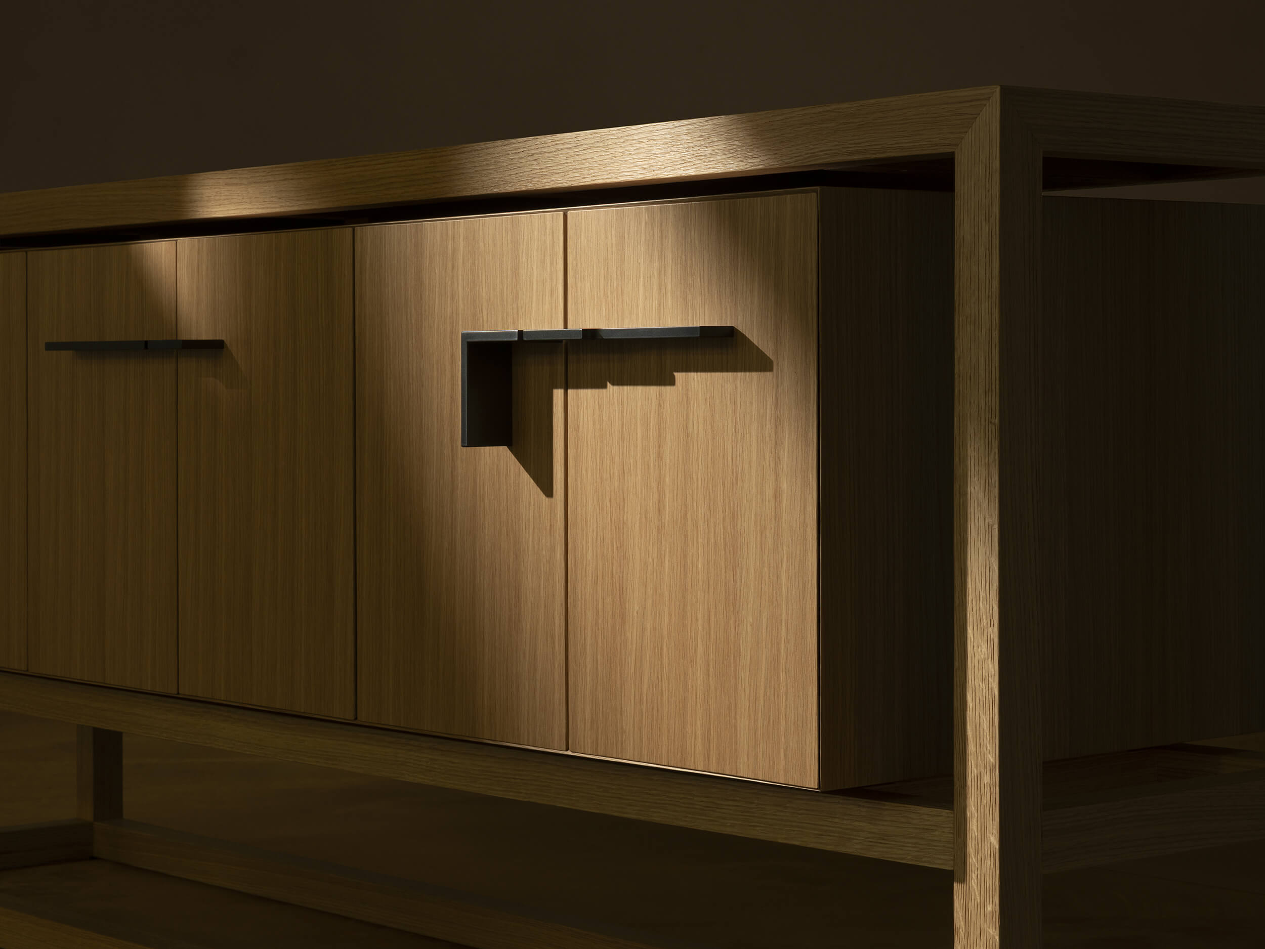 de sousa hughes caste divide credenza shadow detail right side