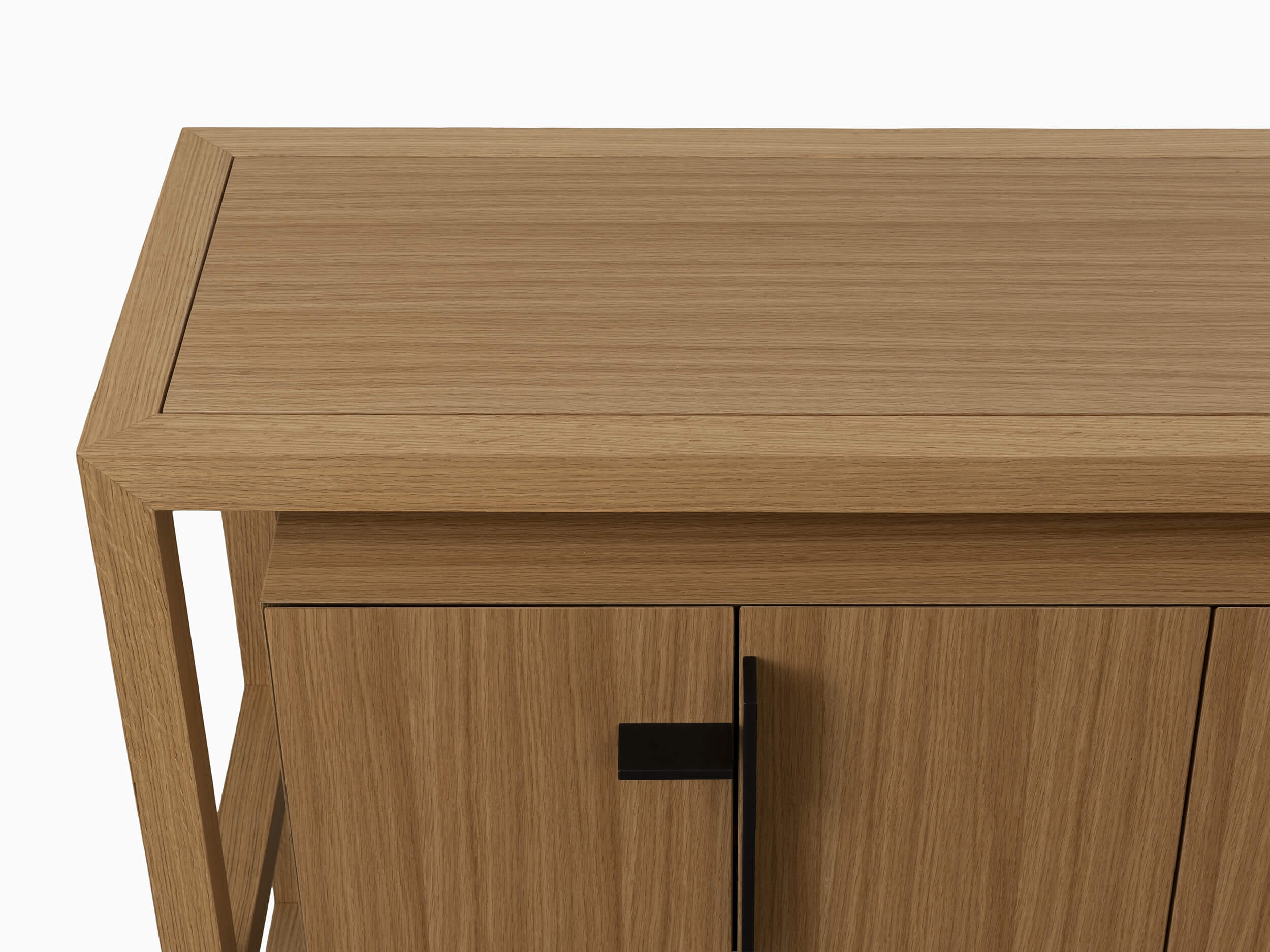 de sousa hughes caste divide credenza top detail