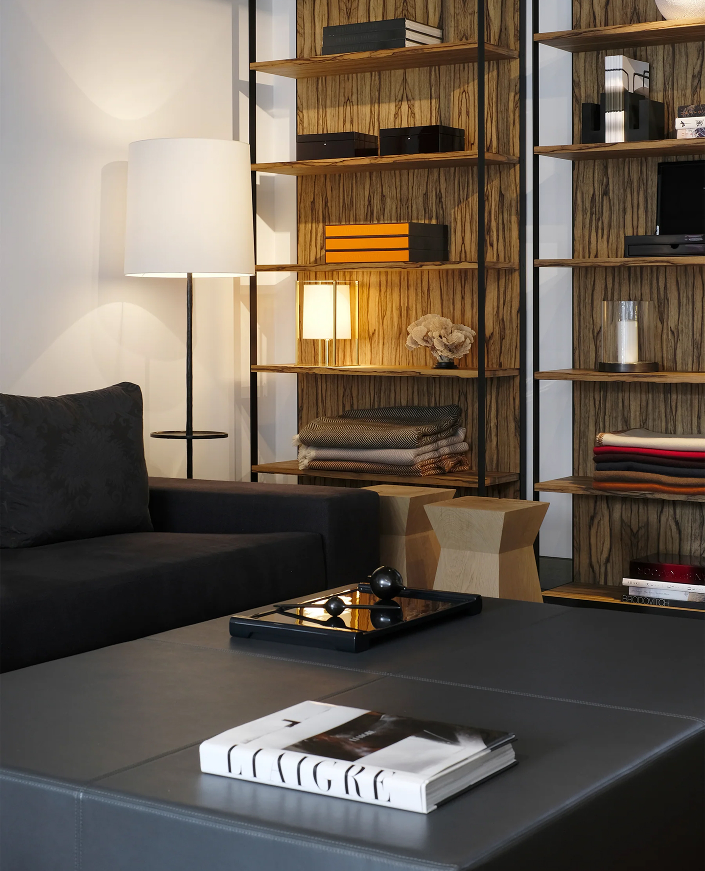 de sousa hughes liaigre editeur bookcase studio liaigre interior 2