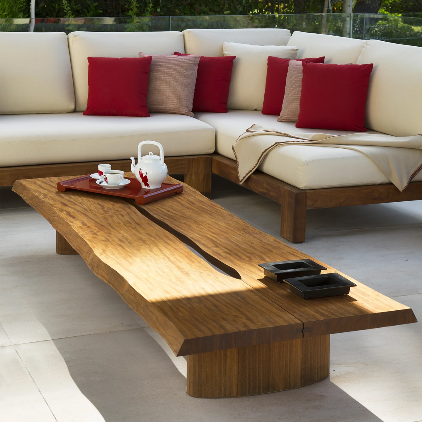 de sousa hughes aubier coffee table install