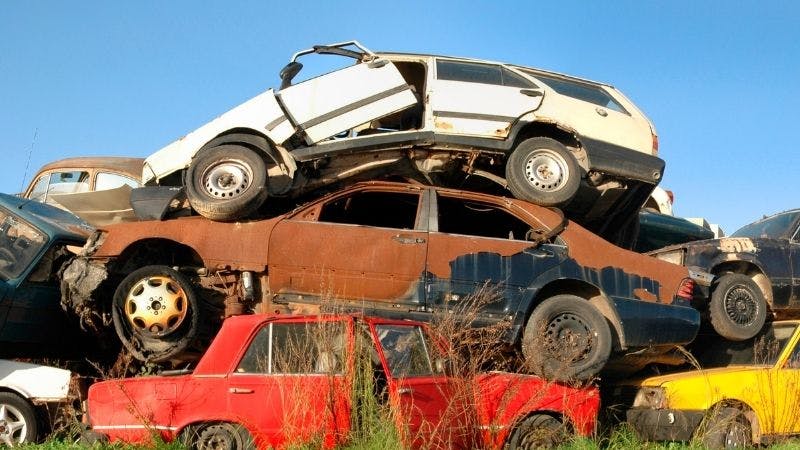 Si mandar tu coche al chatarrero, tienes más ayudas con el plan Renove III