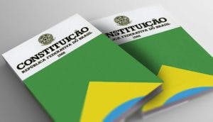 Dois livros da constituição brasileira