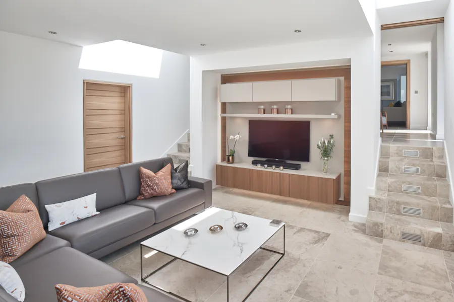A living room with an internal Deuren door