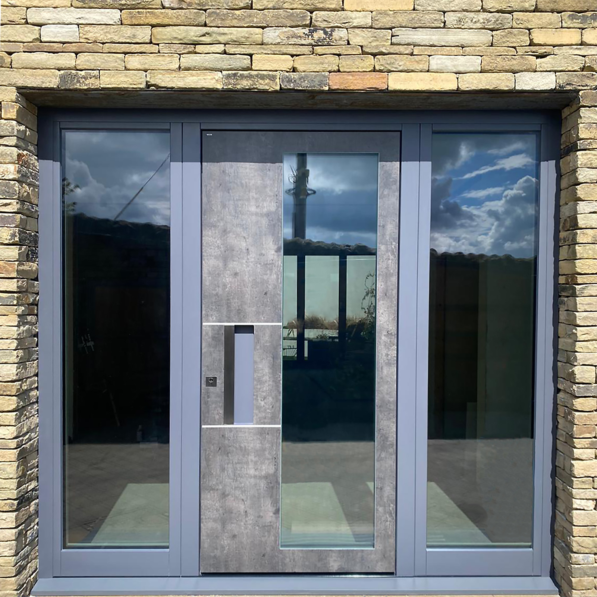 Vista Front Door | Skyline Special Finish | 2 Glazed Side Laterals