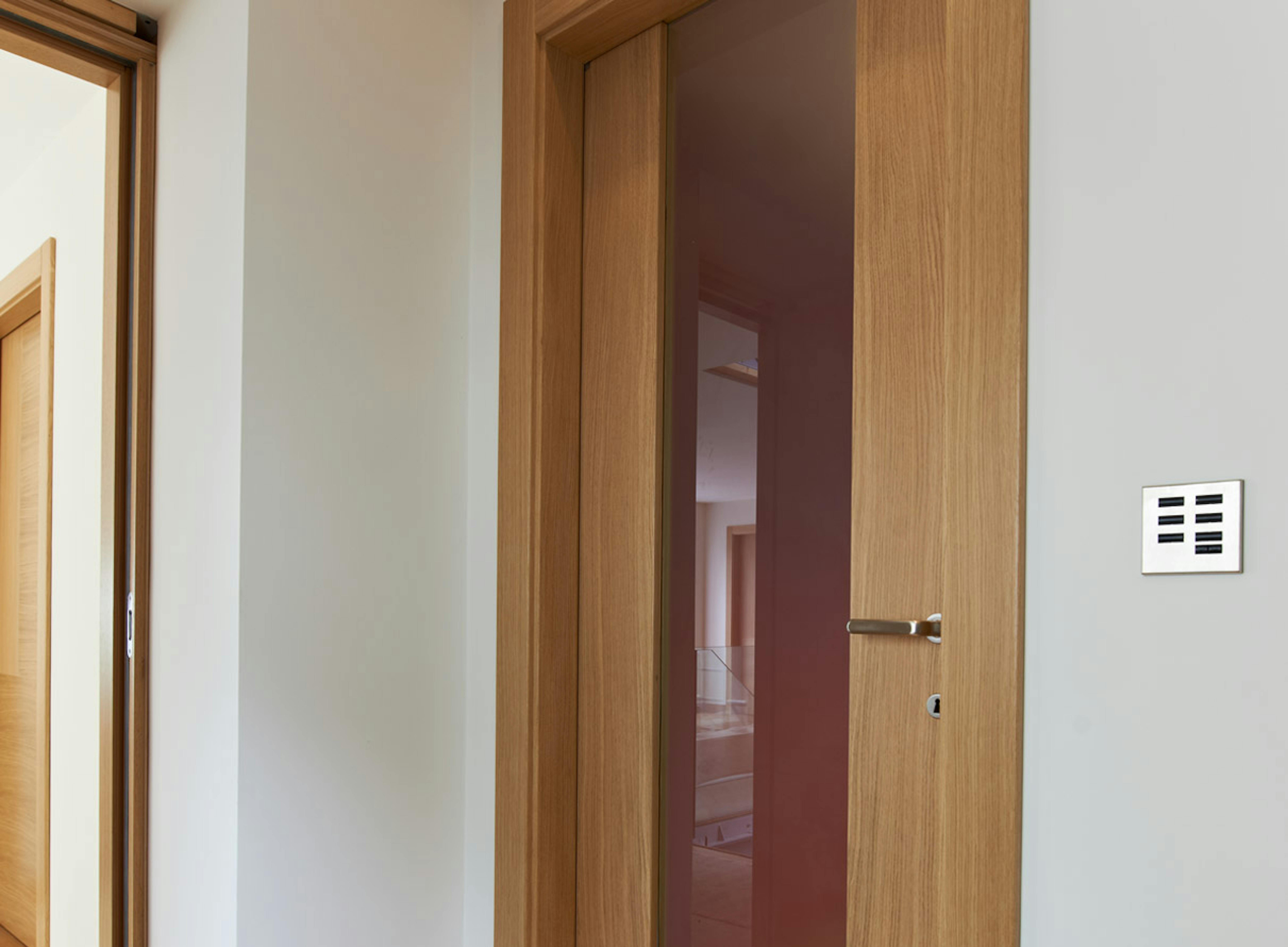 Natural Oak single leaf internal door - Trem V Glass by Deuren
