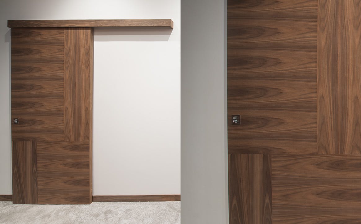 sliding door with pelmet - Deuren Vario 4 in Walnut finish