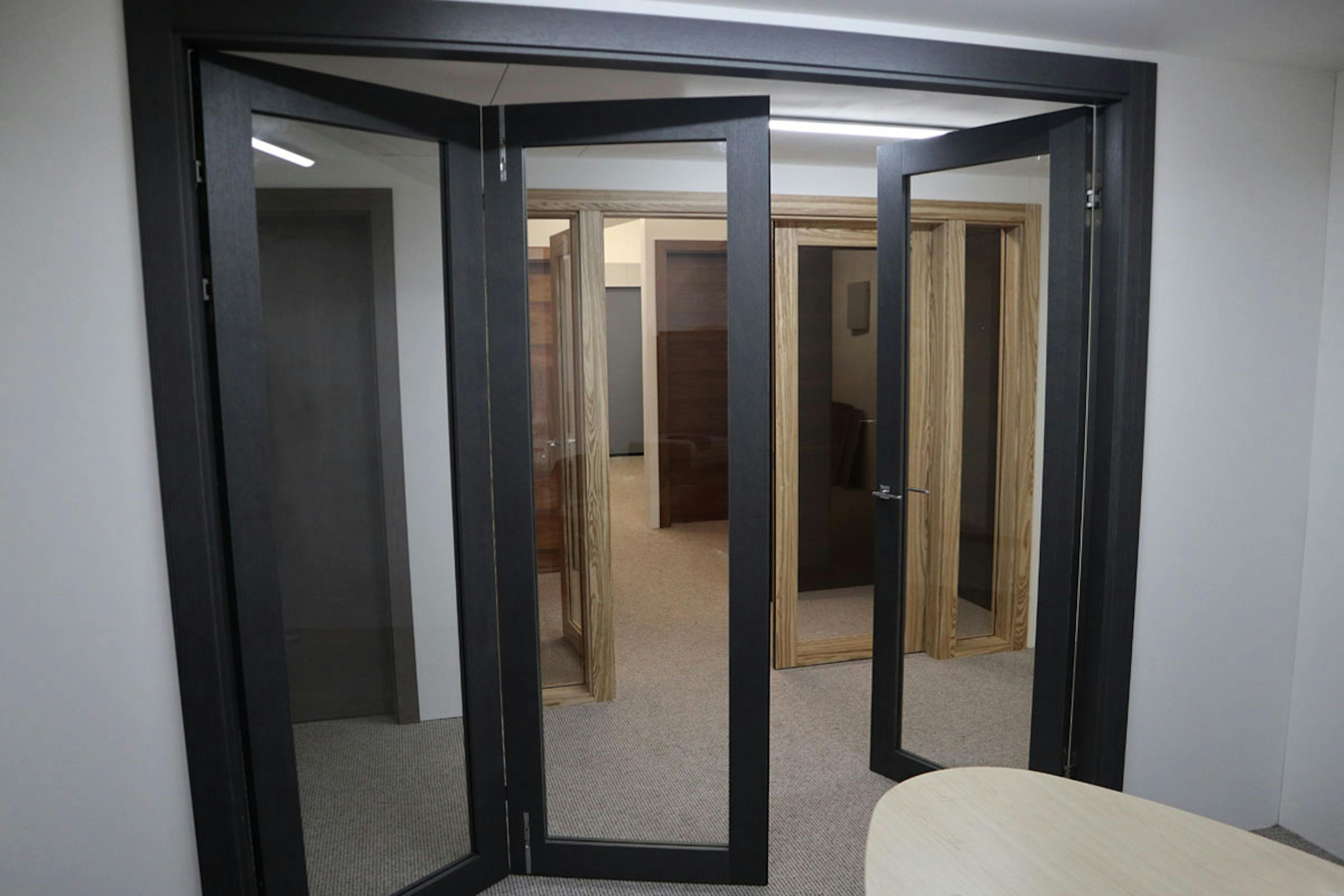 Made-to-measure, pre-hung bi-fold door set with 3 door leaves- Gio Glass, Grey Oak by Deuren