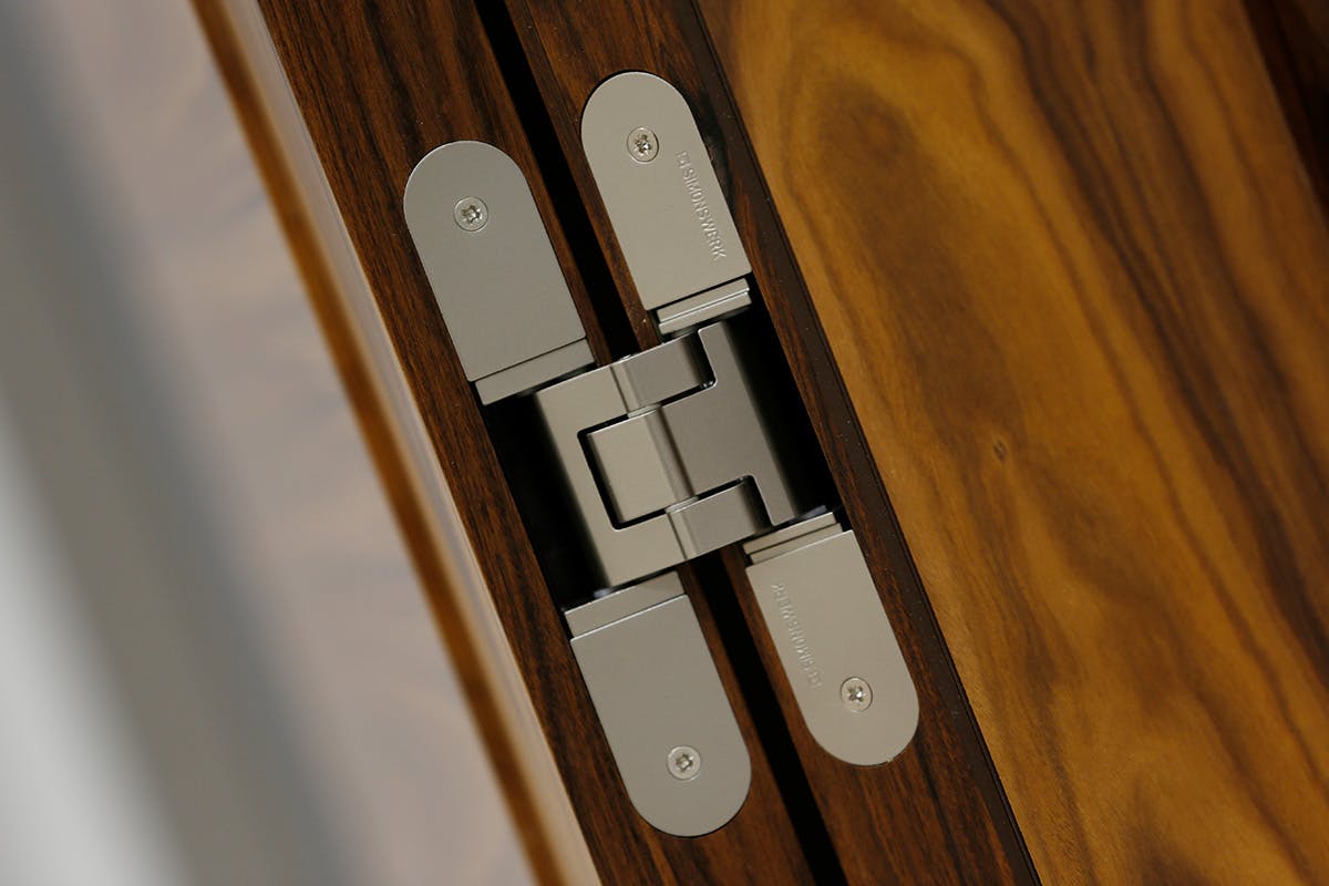 Concealed hinge used on a Deuren pre-hung door set.