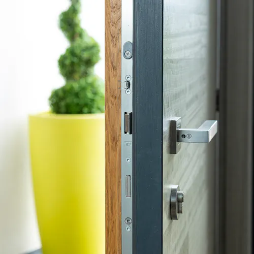 Close up of the door lock system on a Deuren door