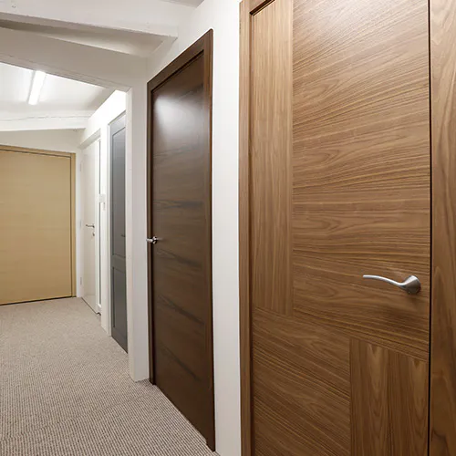 Inside the Deuren Showroom with a Vario 4 internal door