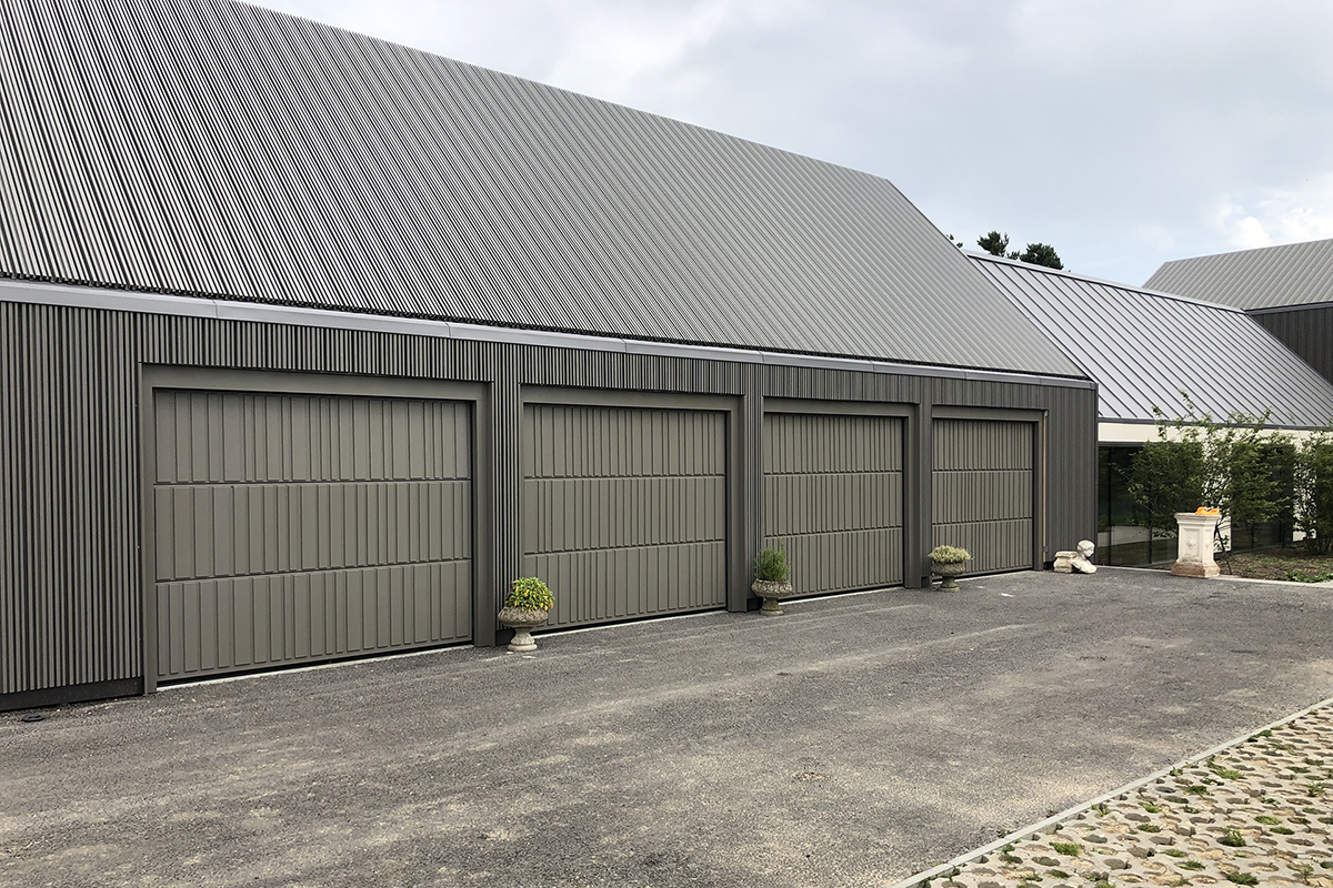 Overhead Sectional Garage Door | Tavole | Grey Paint