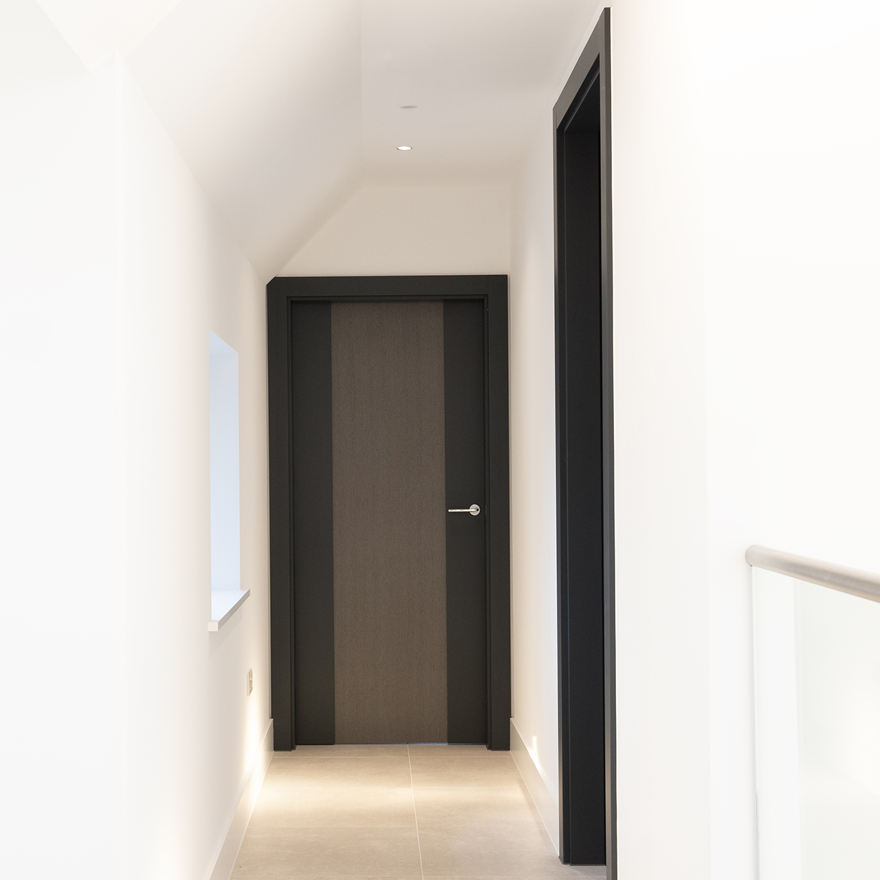 Linea Internal Door | Smoked Oak Vertical Veneer Centre | Dark Grey Painted Sides