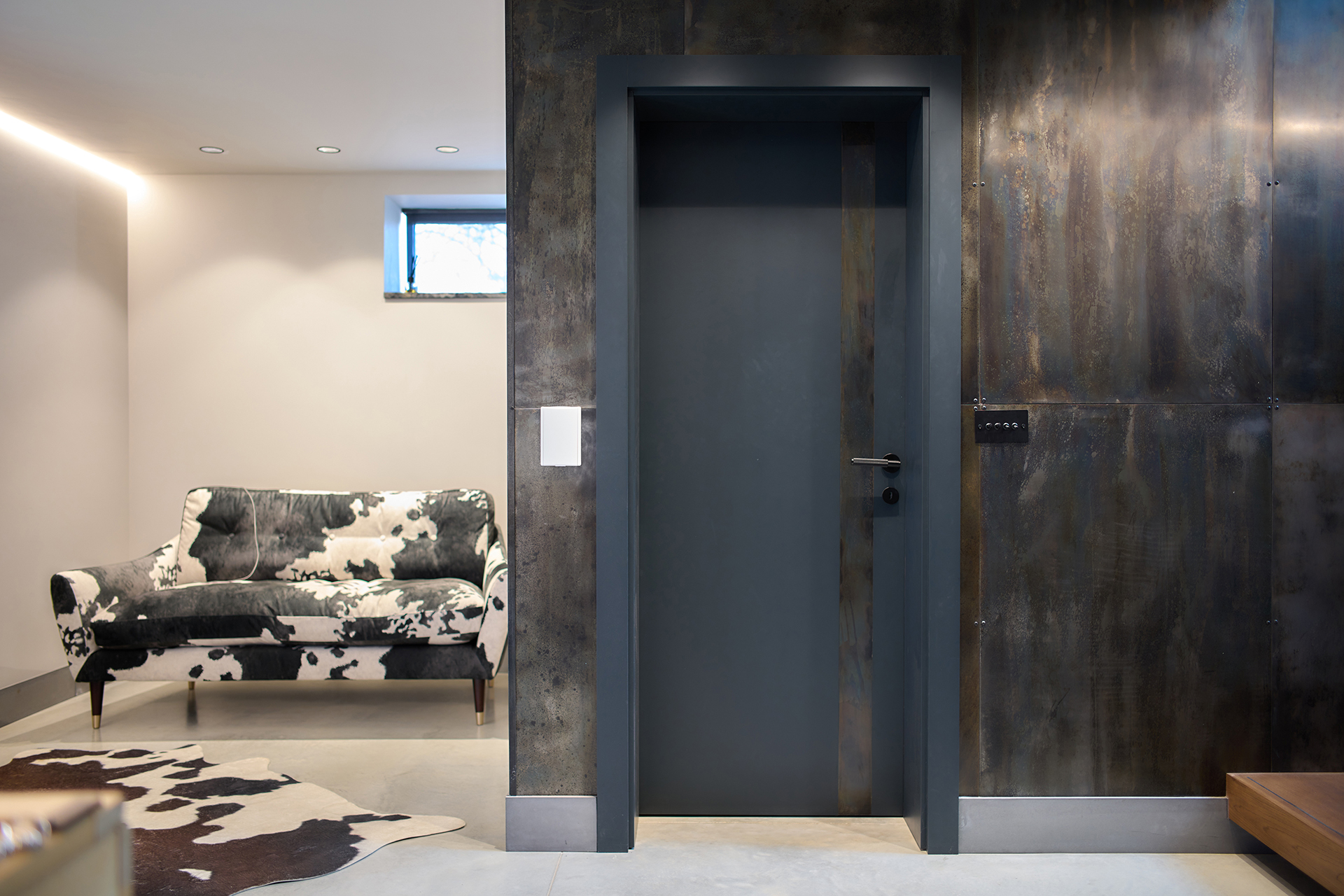 Bespoke Trem H | Dark Grey Paint Finish